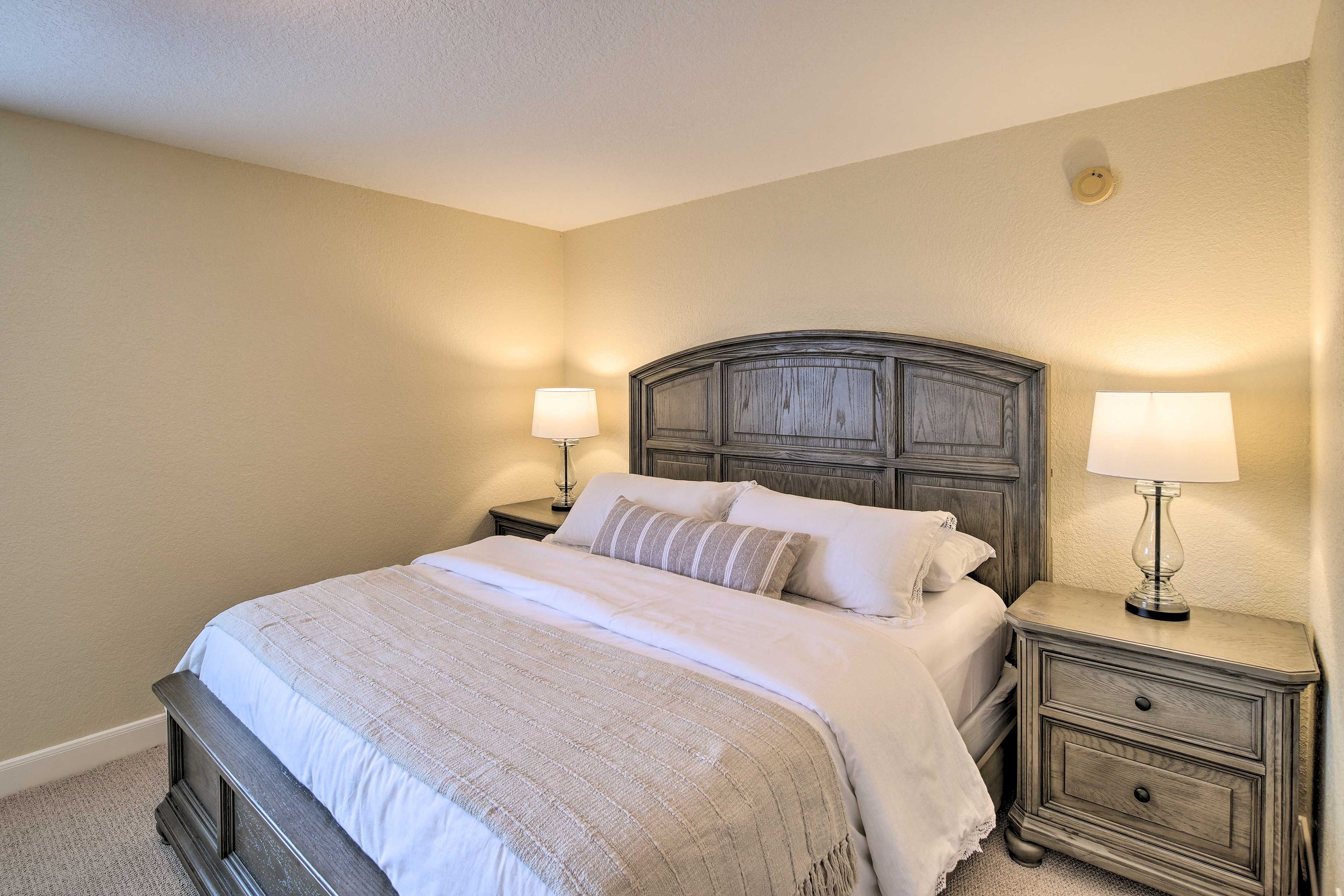 Bedroom 2 | King Bed