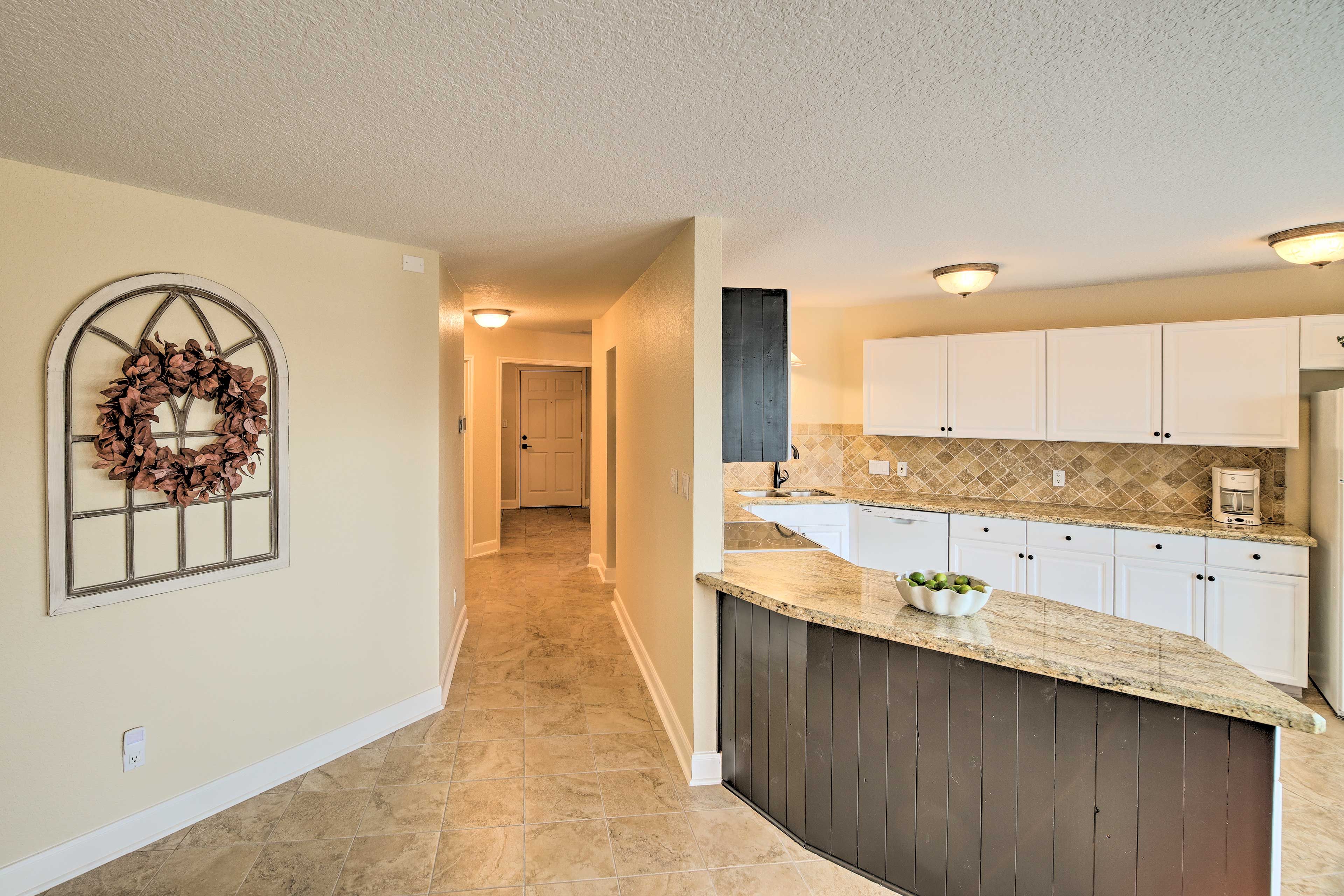 Kitchen | Coffee Maker | Dishware/Flatware Provided