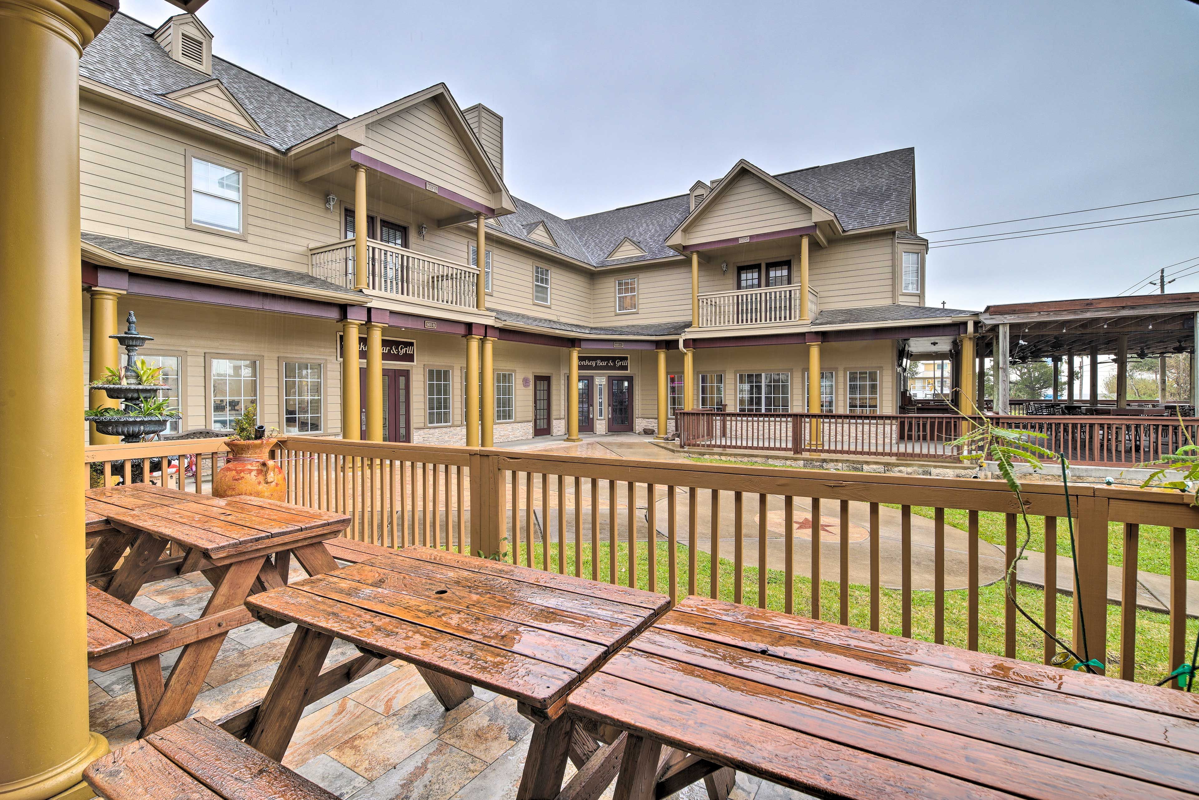 Exterior | Communal Outdoor Dining Tables