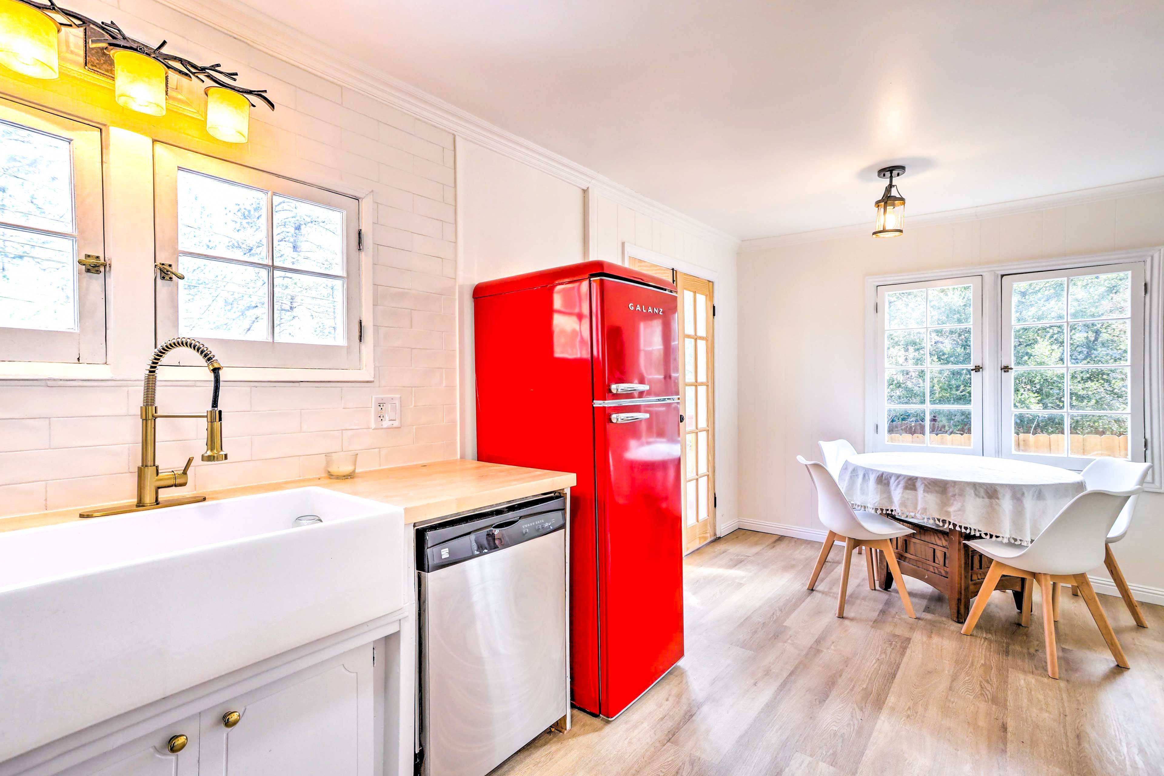 Kitchen | Trash Bags | Paper Towels | Access to Balcony