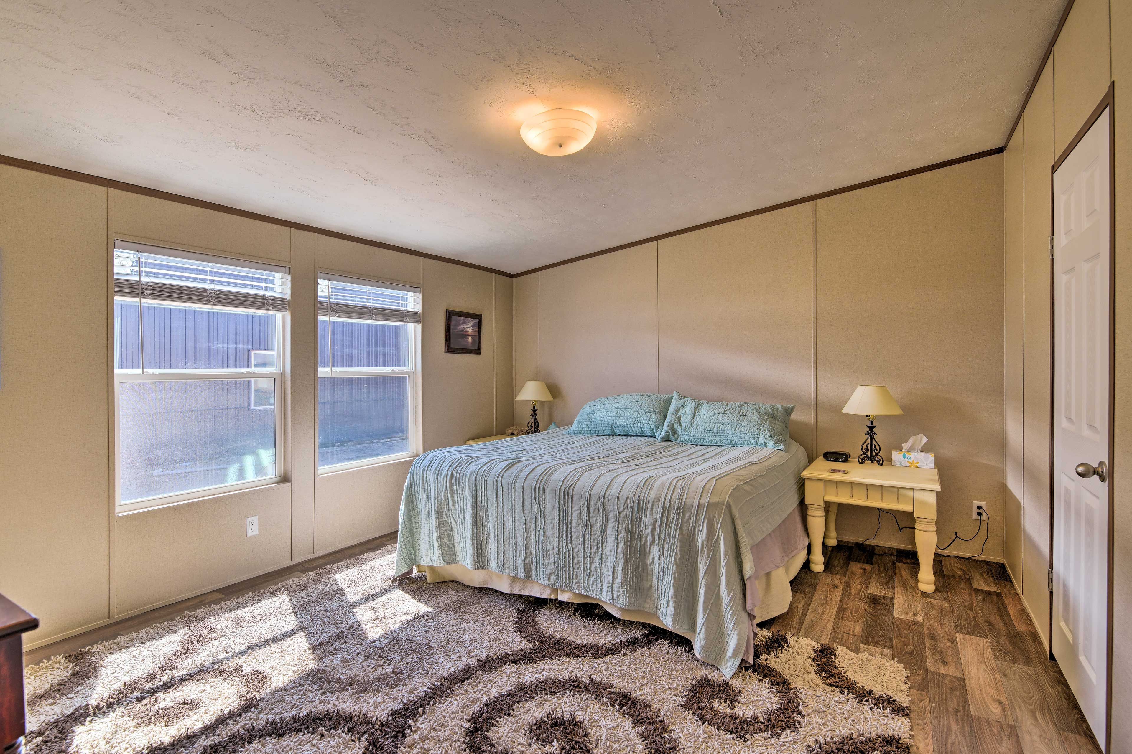 Bedroom 1 | King Bed