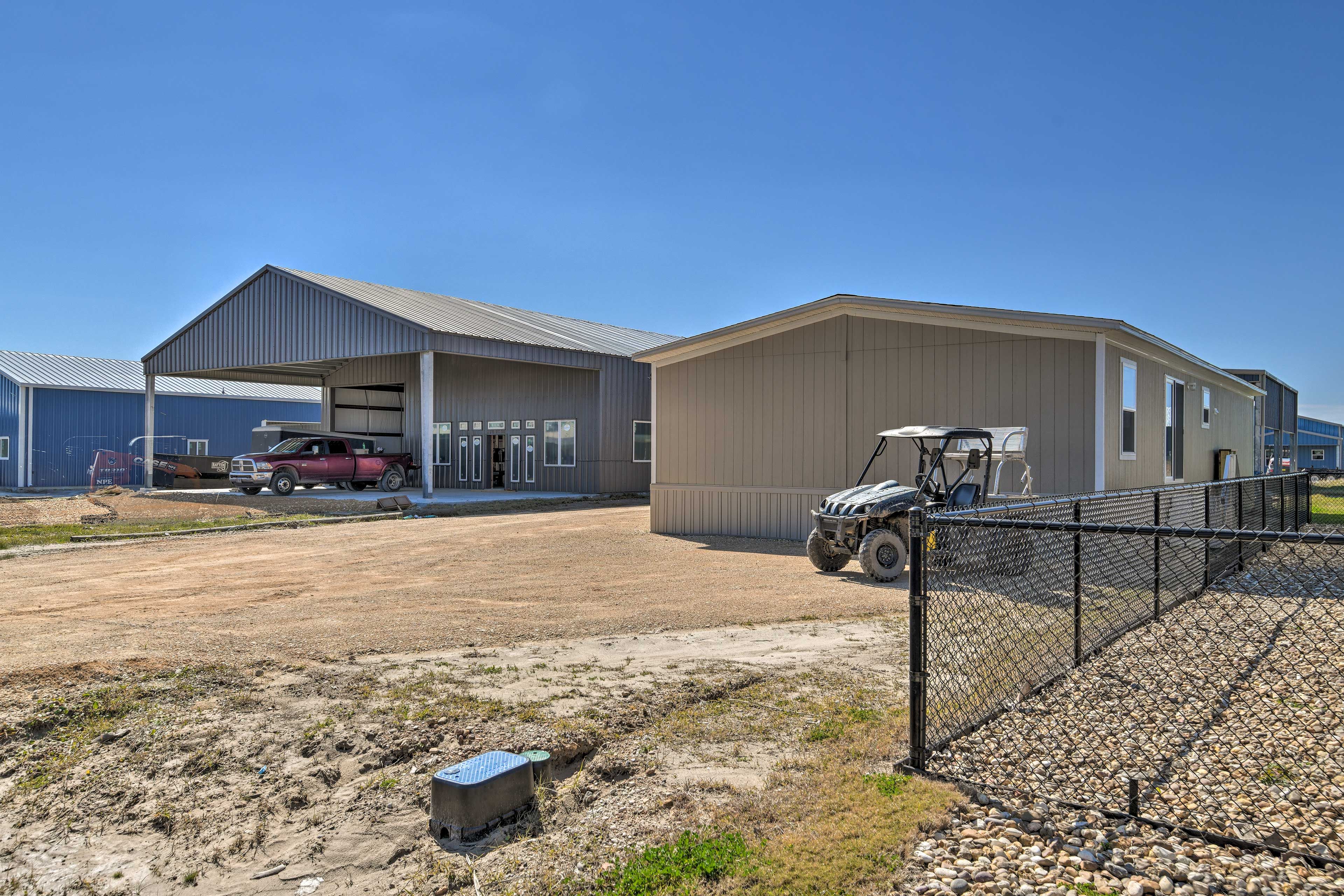 Parking | Driveway (3 Vehicles)