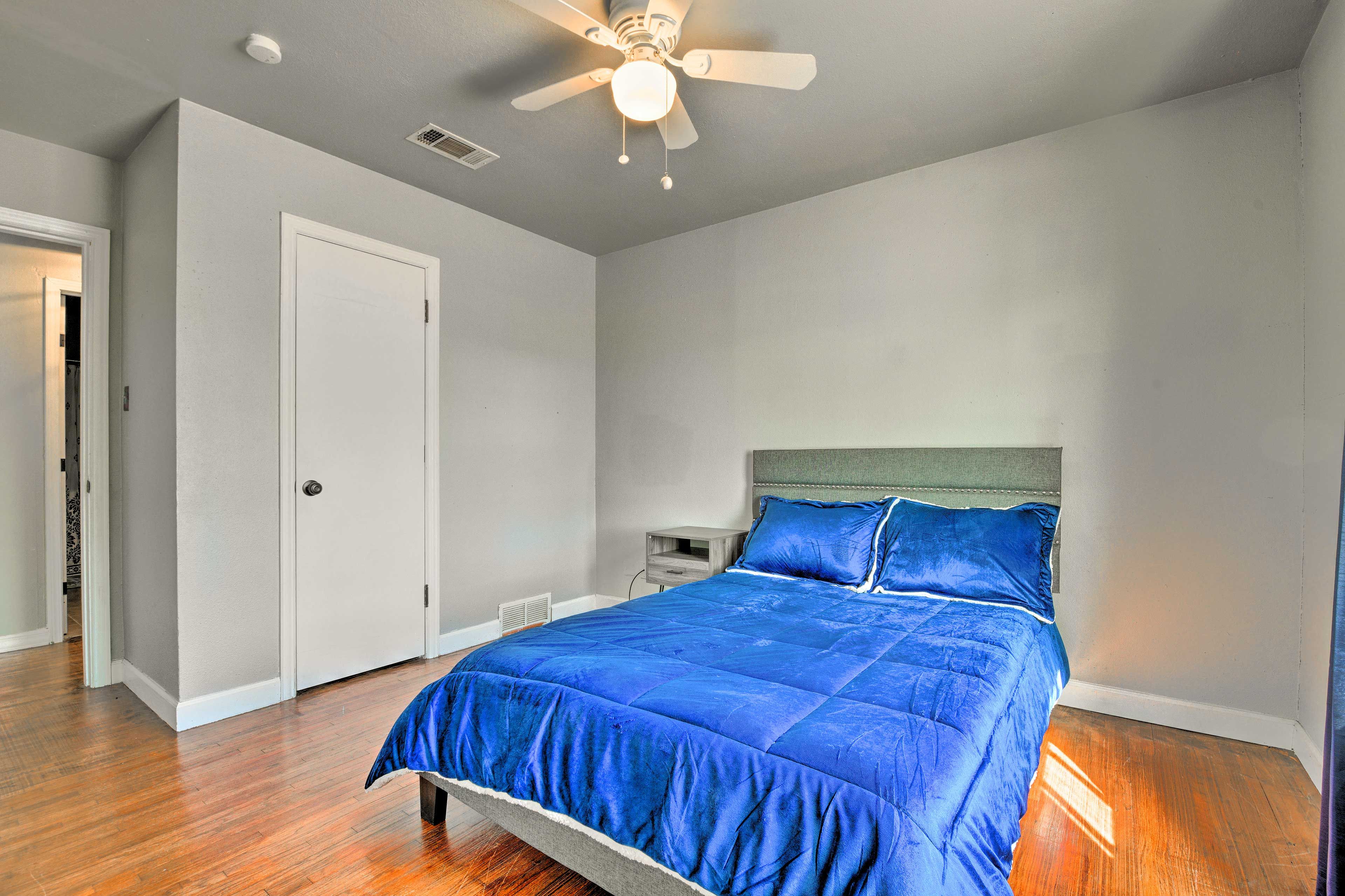 Bedroom 2 | Queen Bed