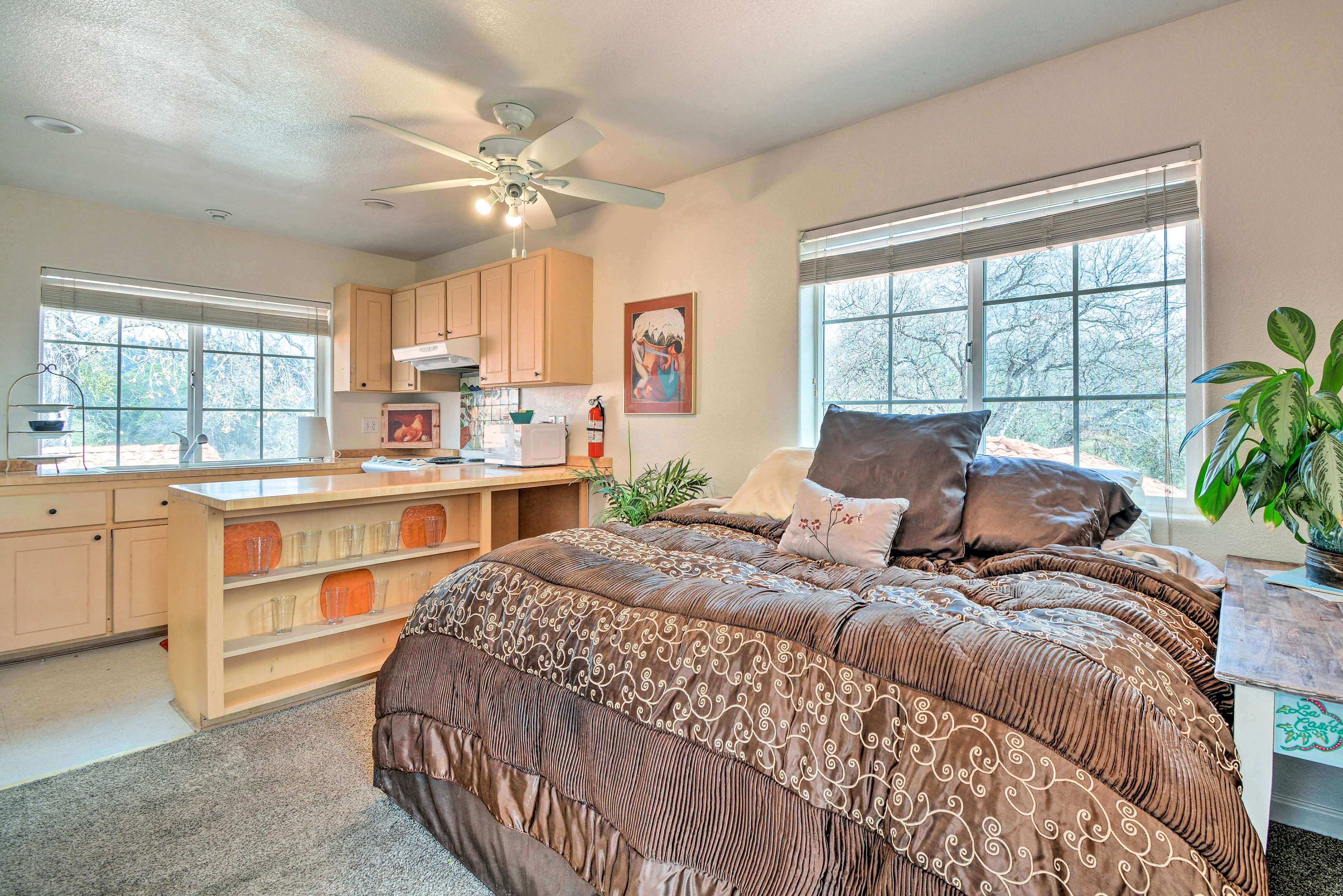 Studio & Kitchen