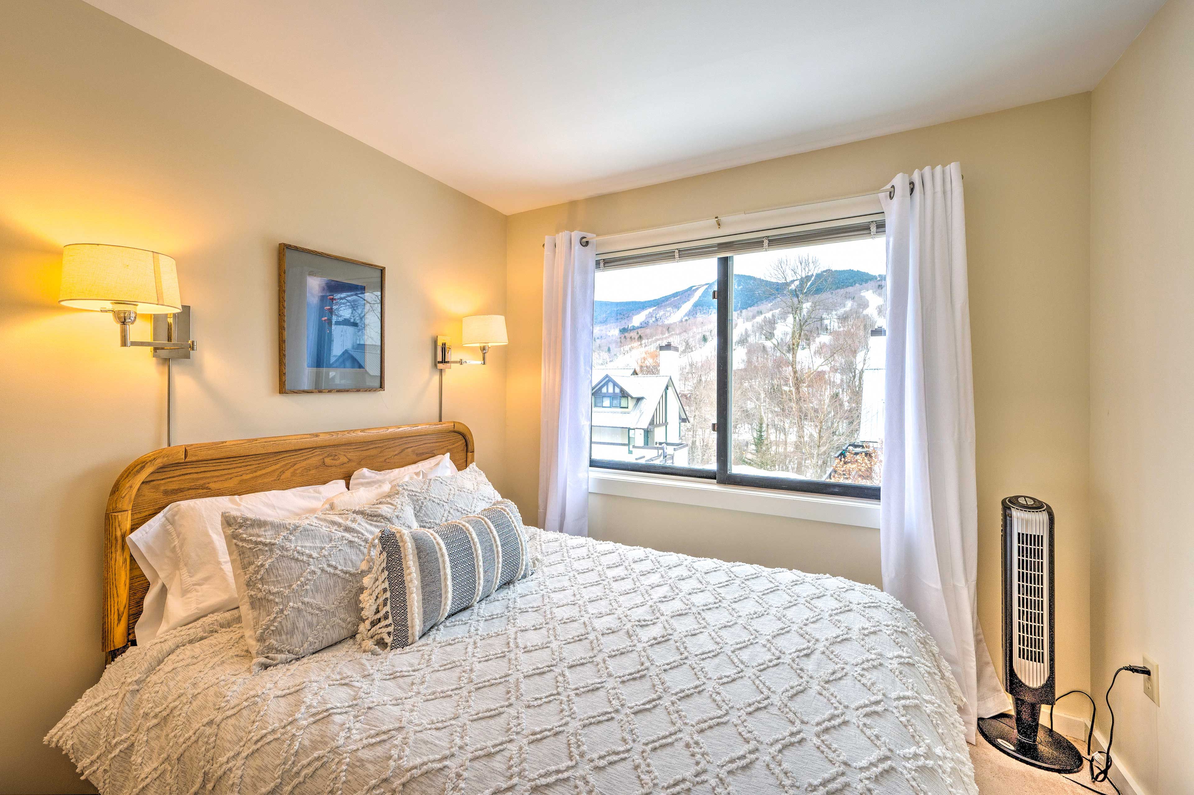 Bedroom 2 | Queen Bed