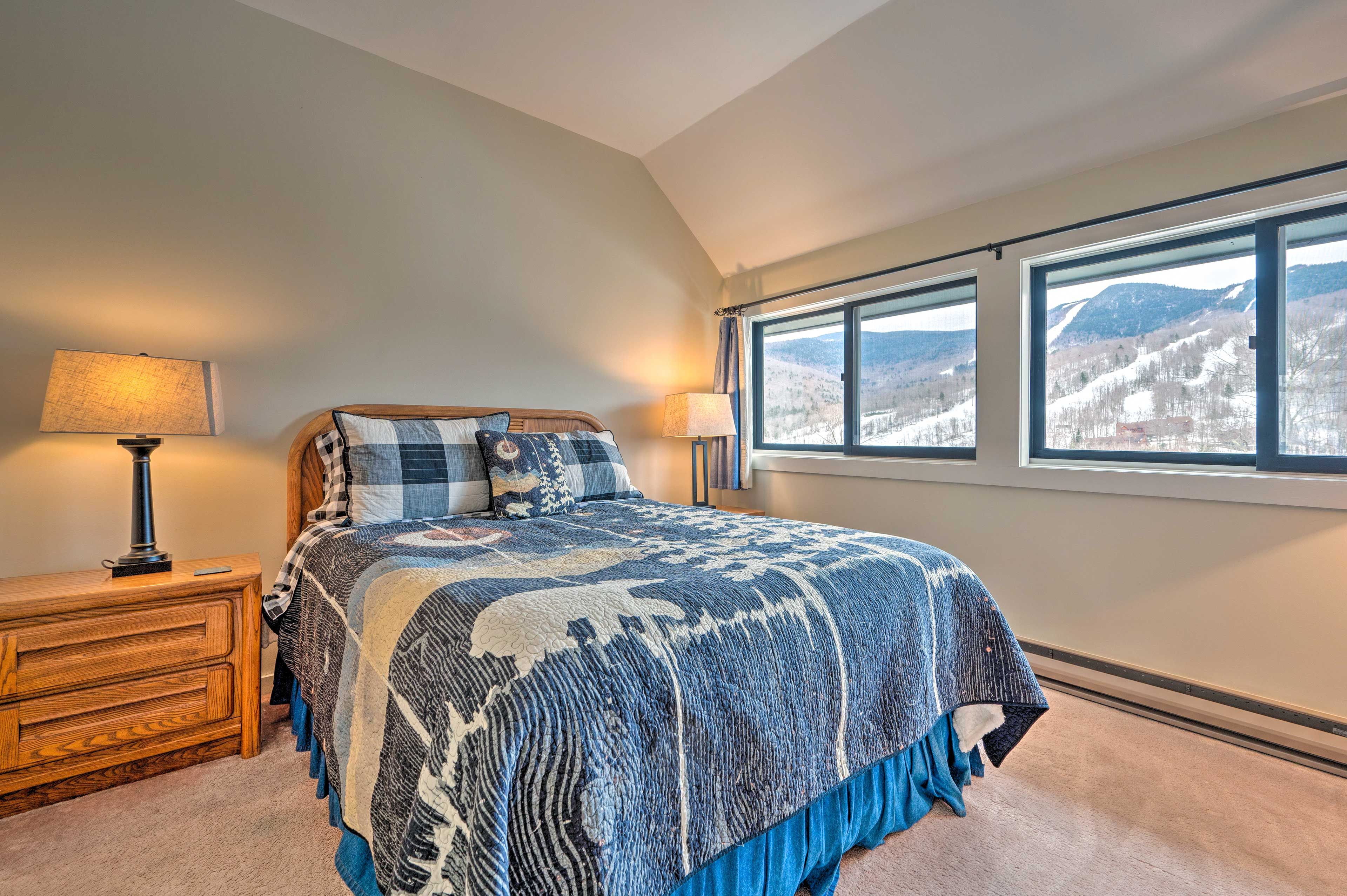 Bedroom 1 | Queen Bed