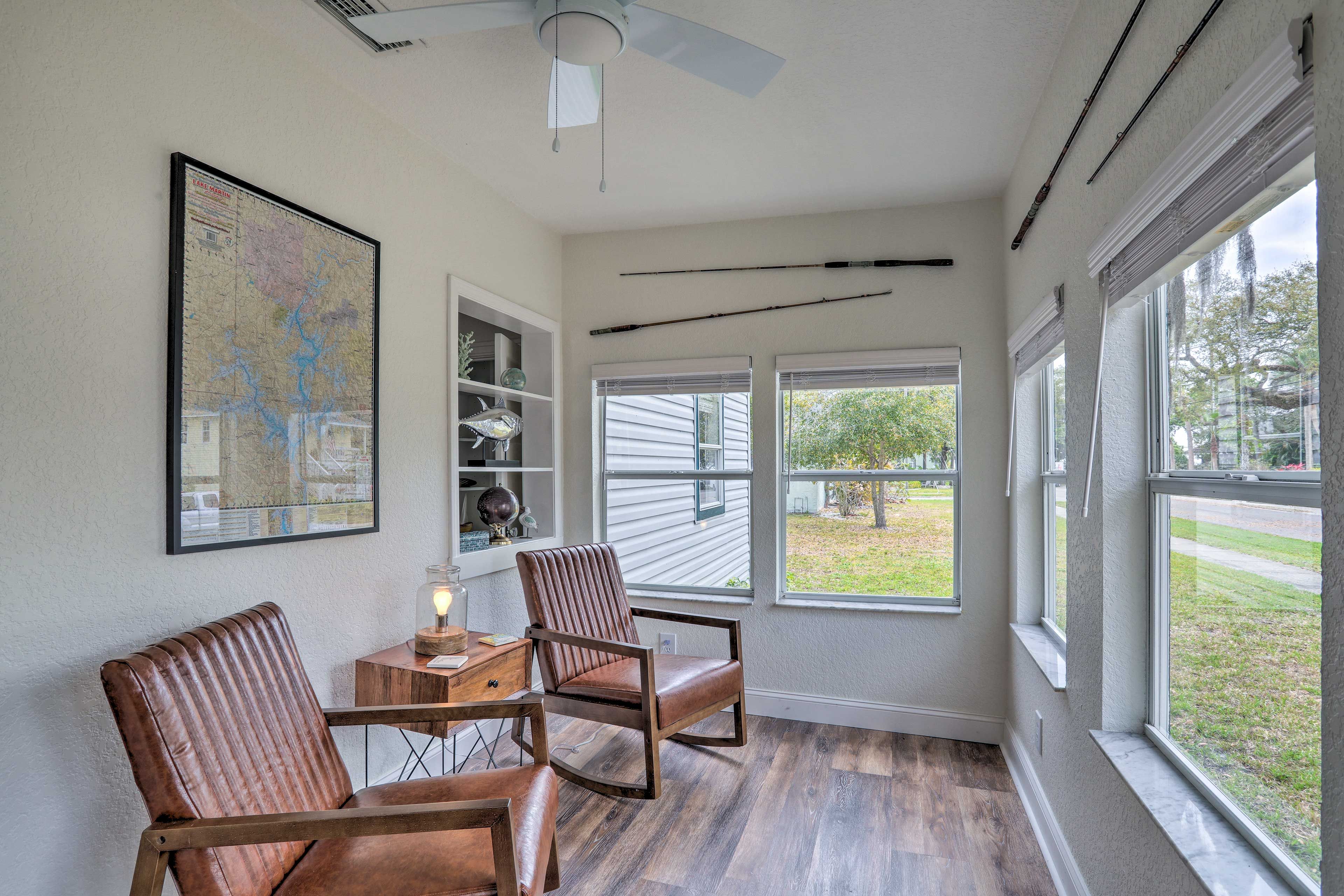 Seating Area | Free WiFi | Keyless Entry