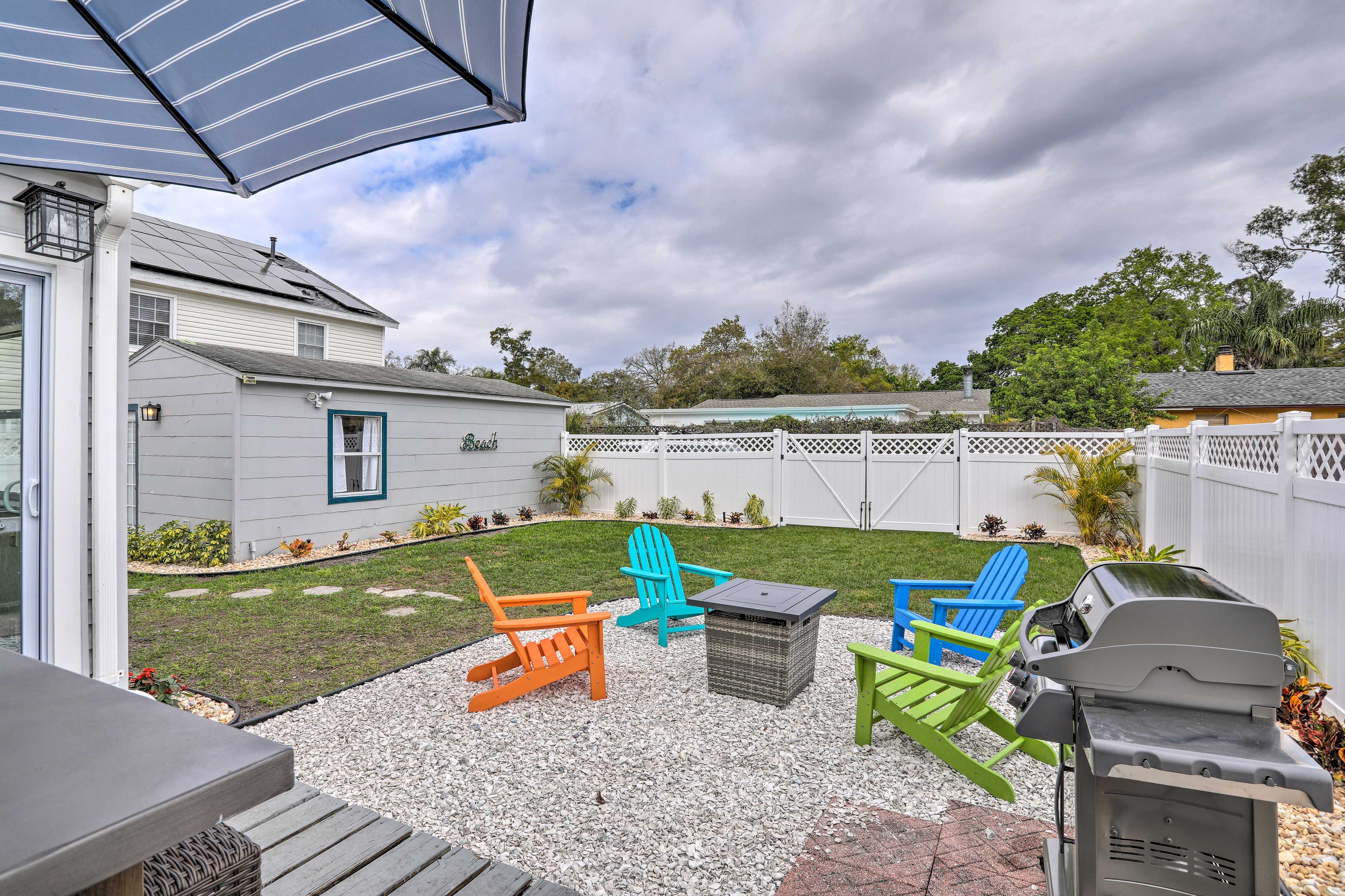 Private Yard | Fire Pit