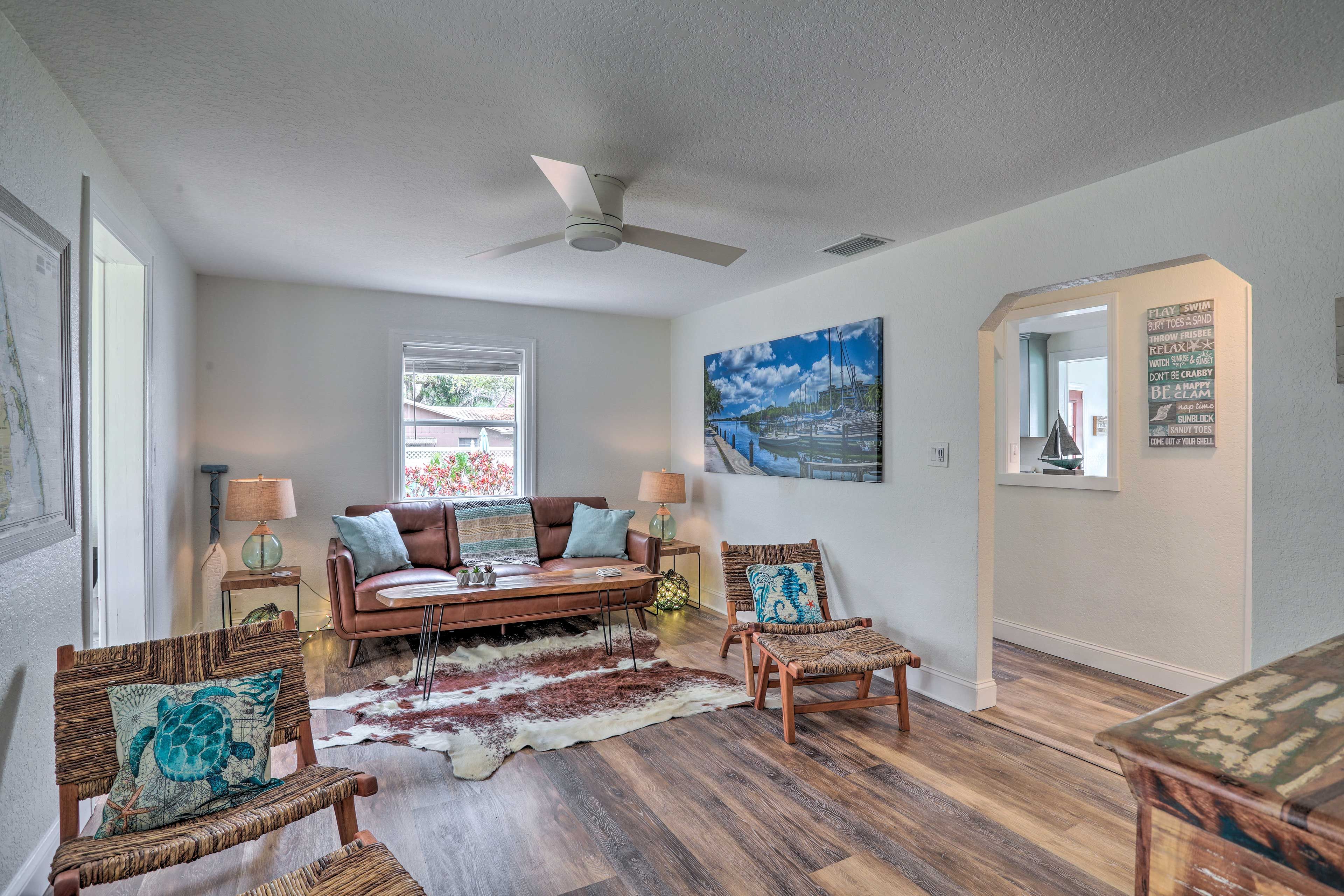 Living Room | Smart TVs | Central A/C