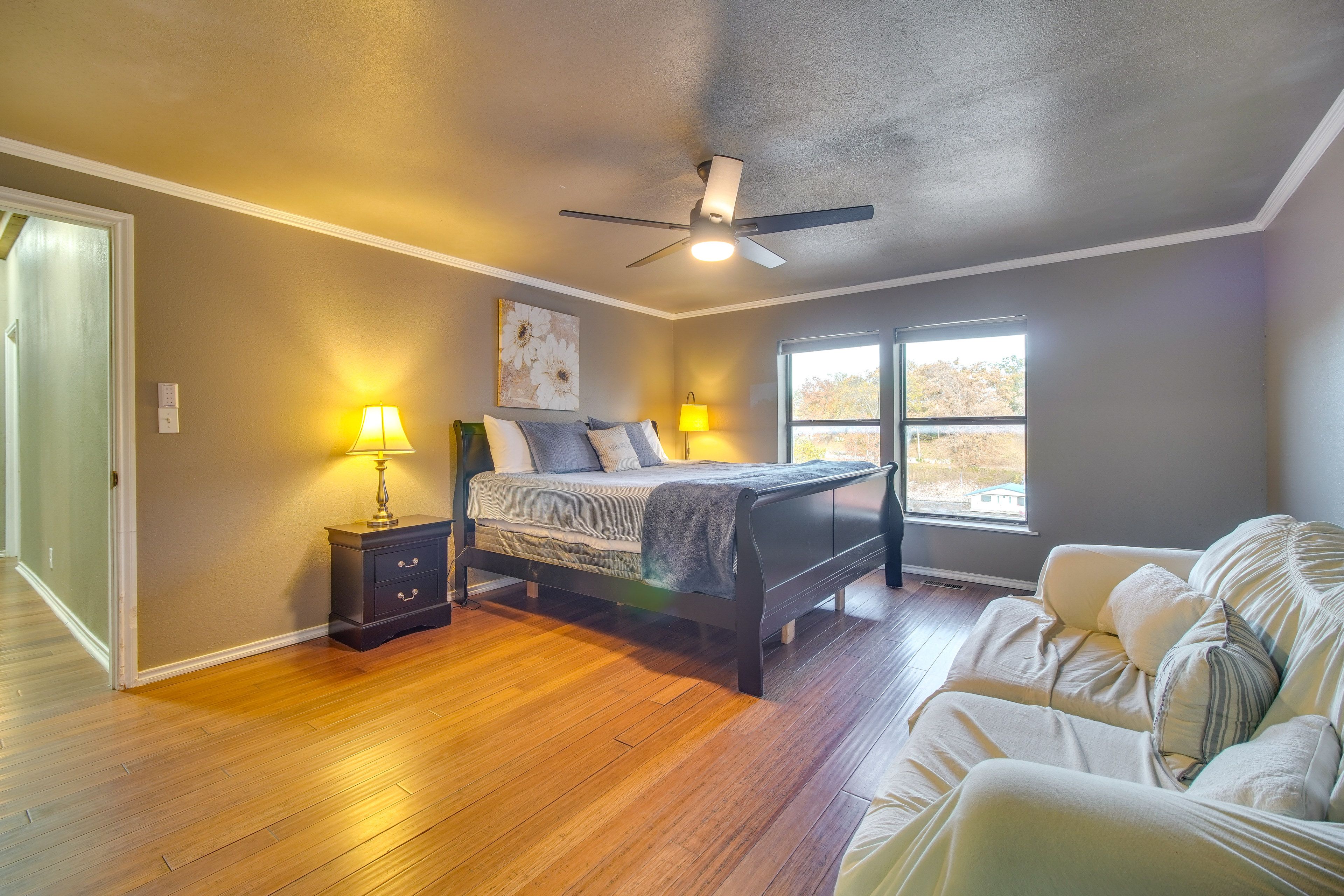 Bedroom 1 | Main Level | King Bed | En-Suite Bathroom