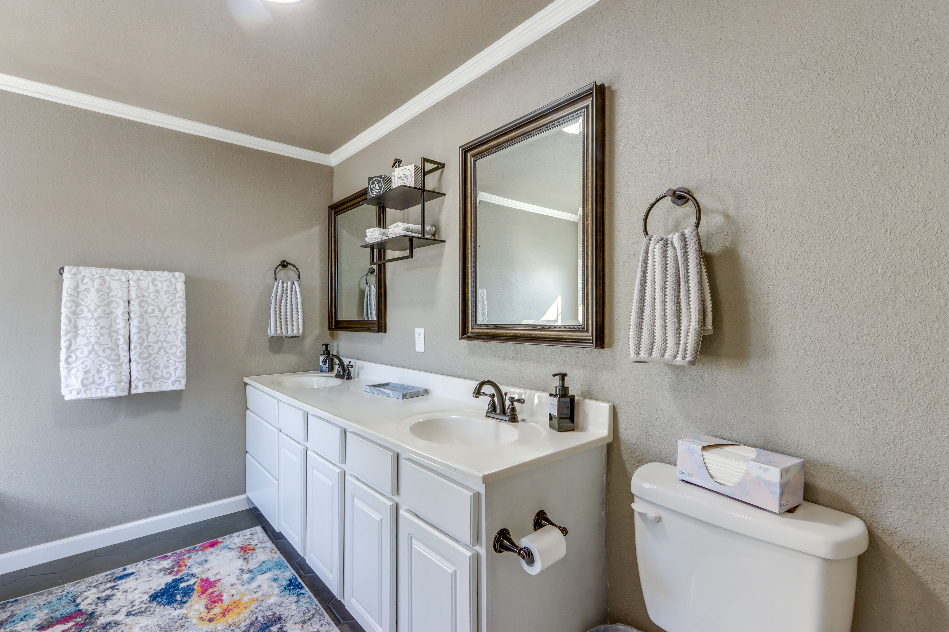 En-Suite Bathroom | Towels & Linens Provided | Main Level