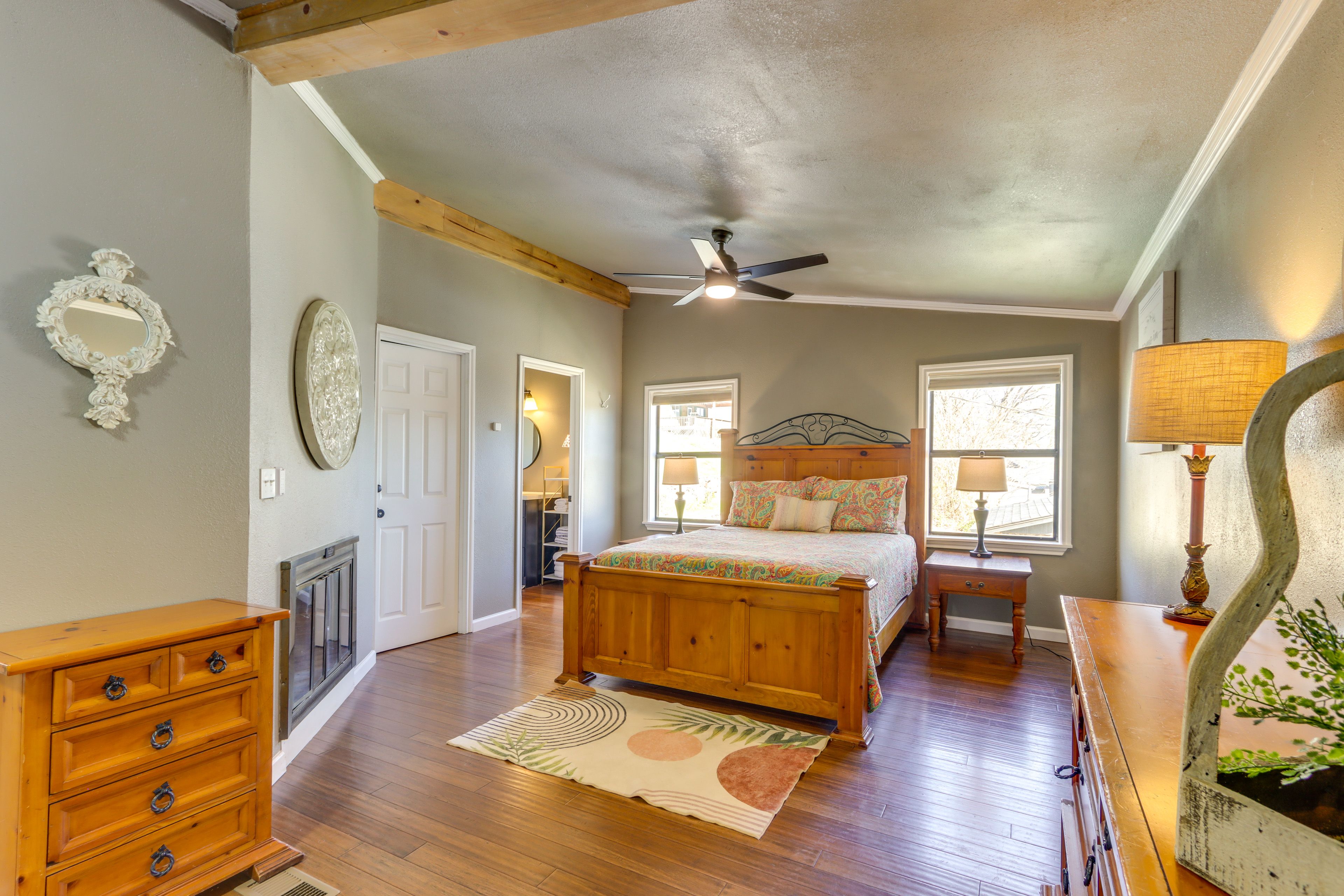 Bedroom 2 | Main Level | Queen Bed | Twin Daybed w/ Twin Trundle