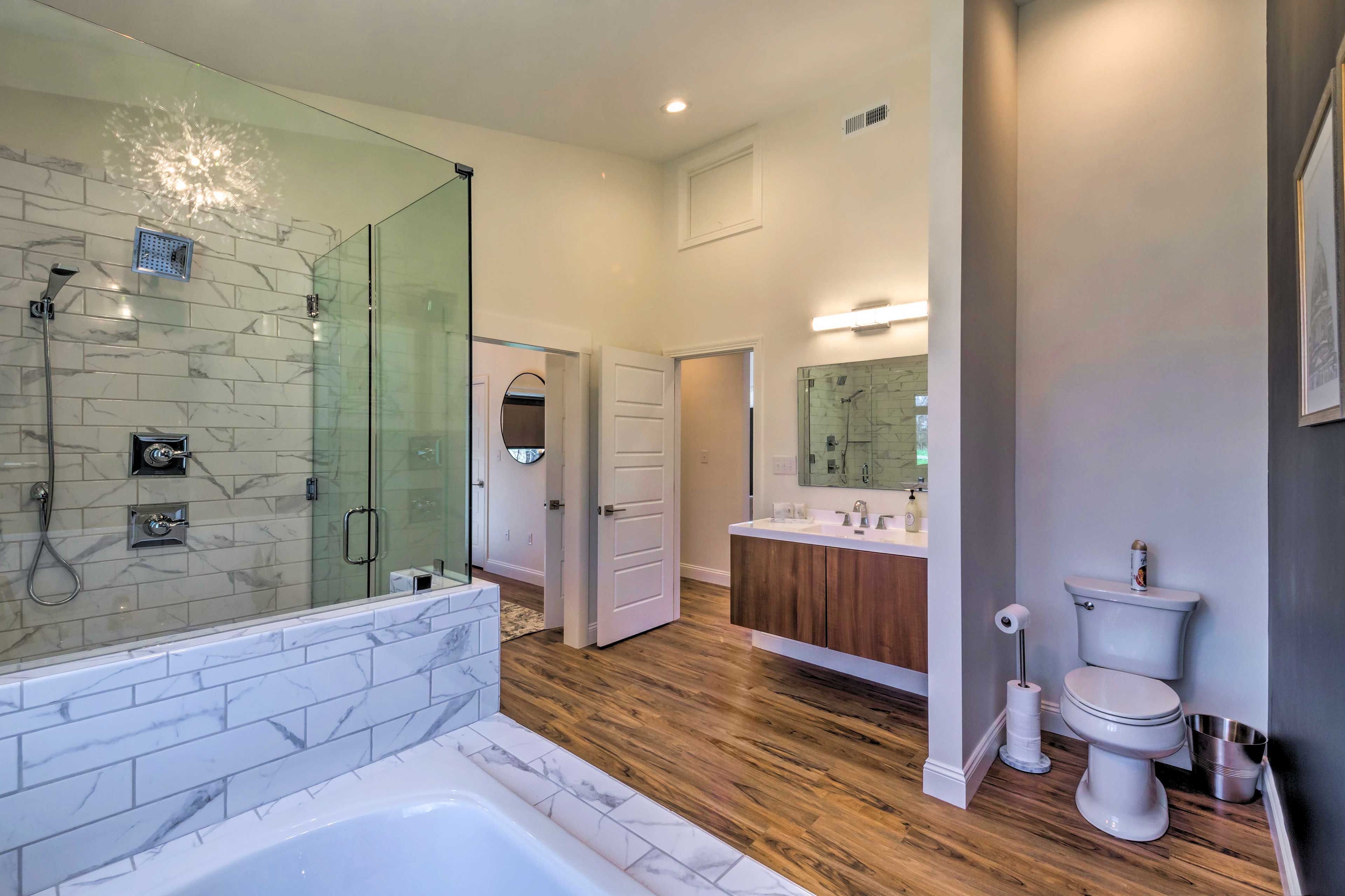 En-Suite Bathroom | Towels Provided
