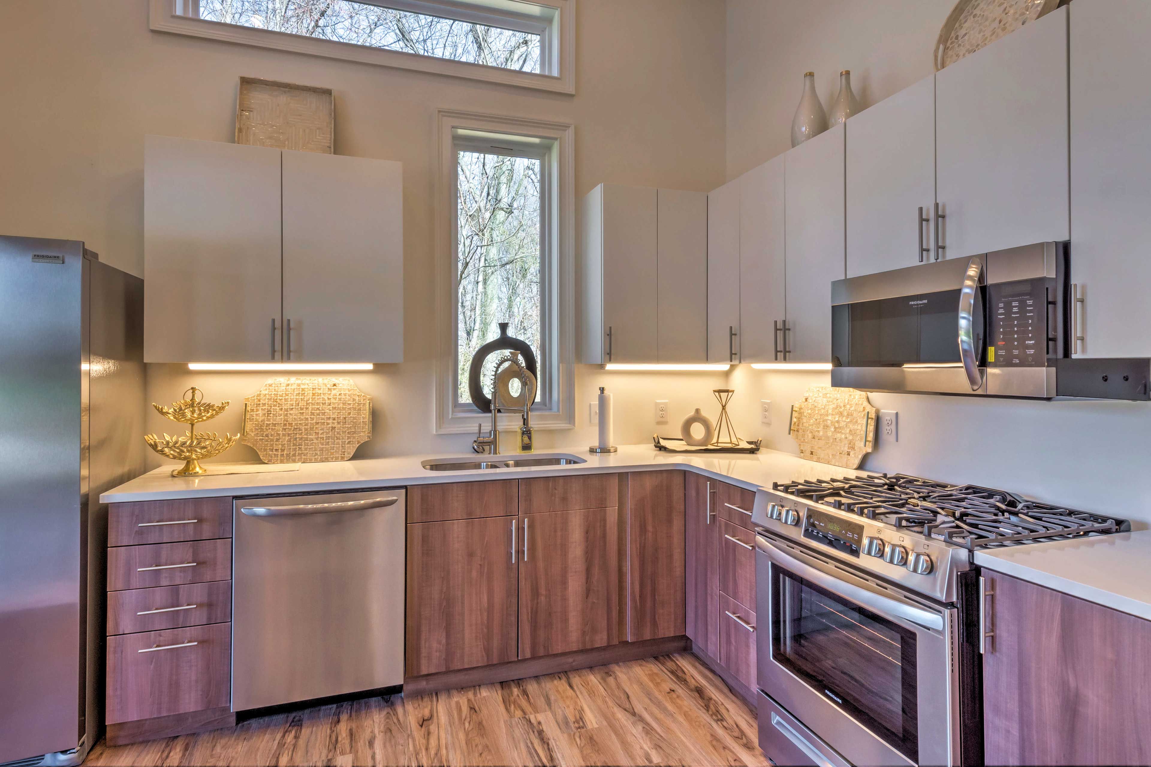 Fully Equipped Kitchen | Main Level | Dishwasher