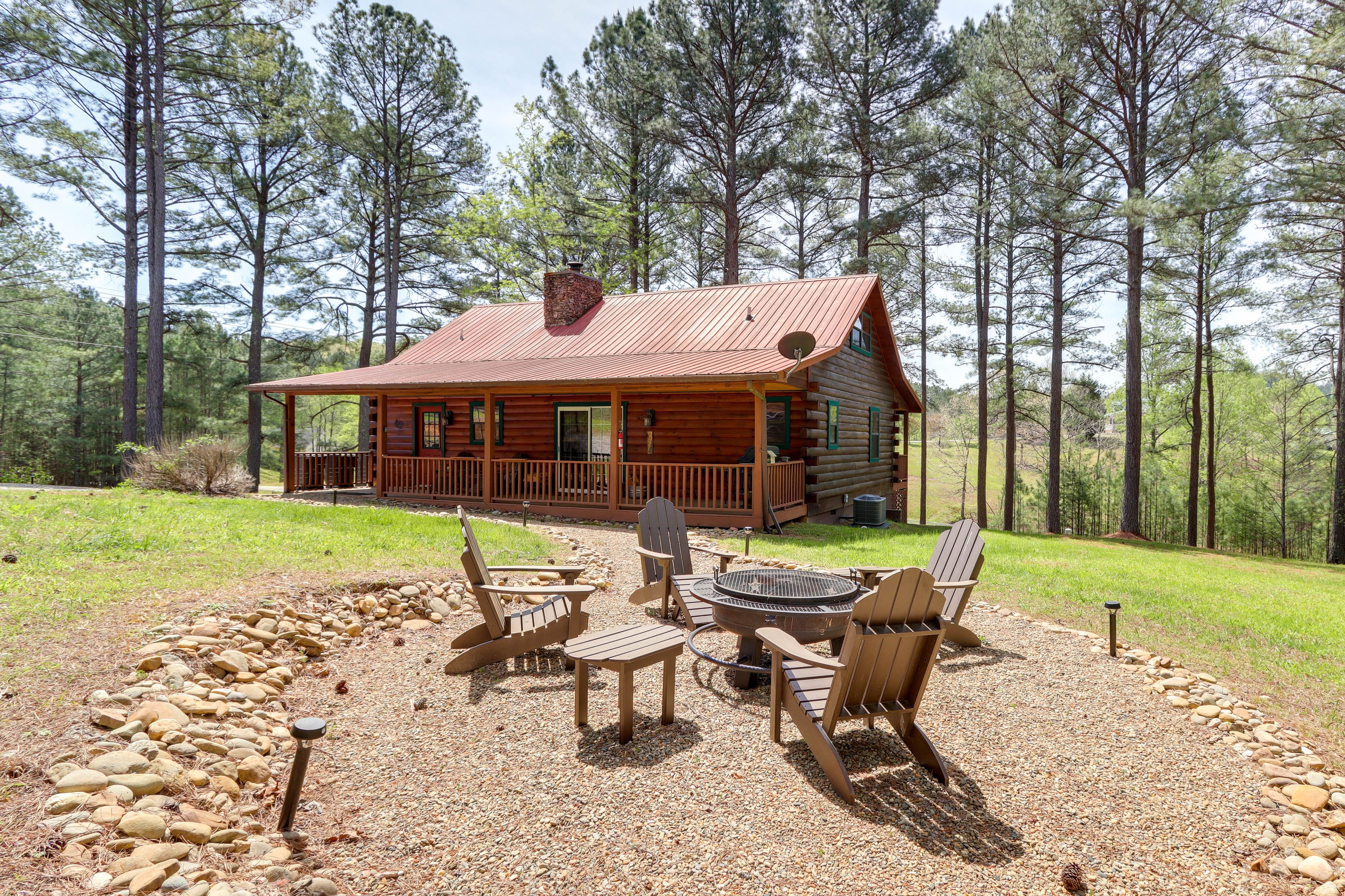 Blairsville Vacation Rental | 2BR | 2BA | Step-Free Access | 1,586 Sq Ft