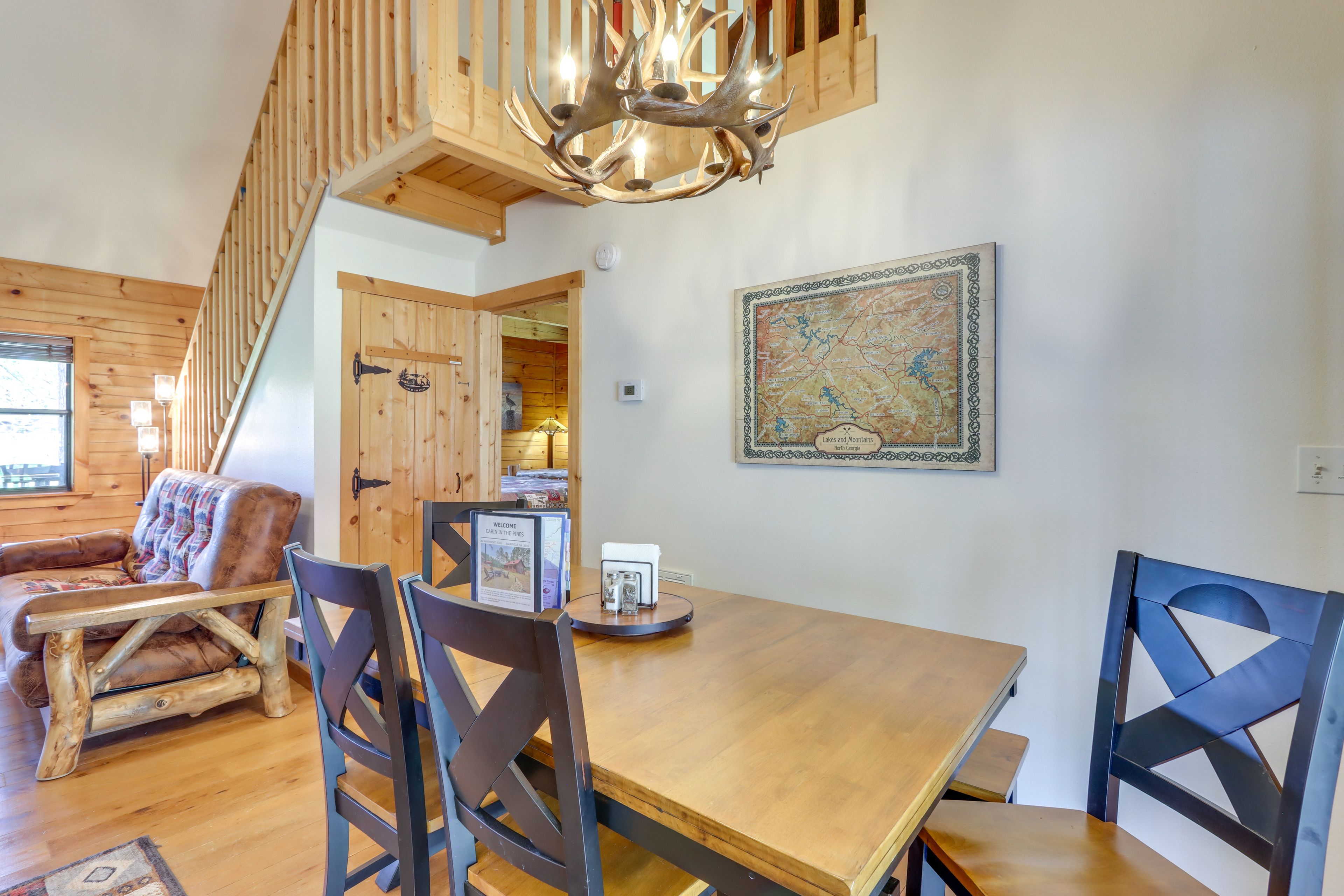 Dining Area | Dishes & Flatware Provided