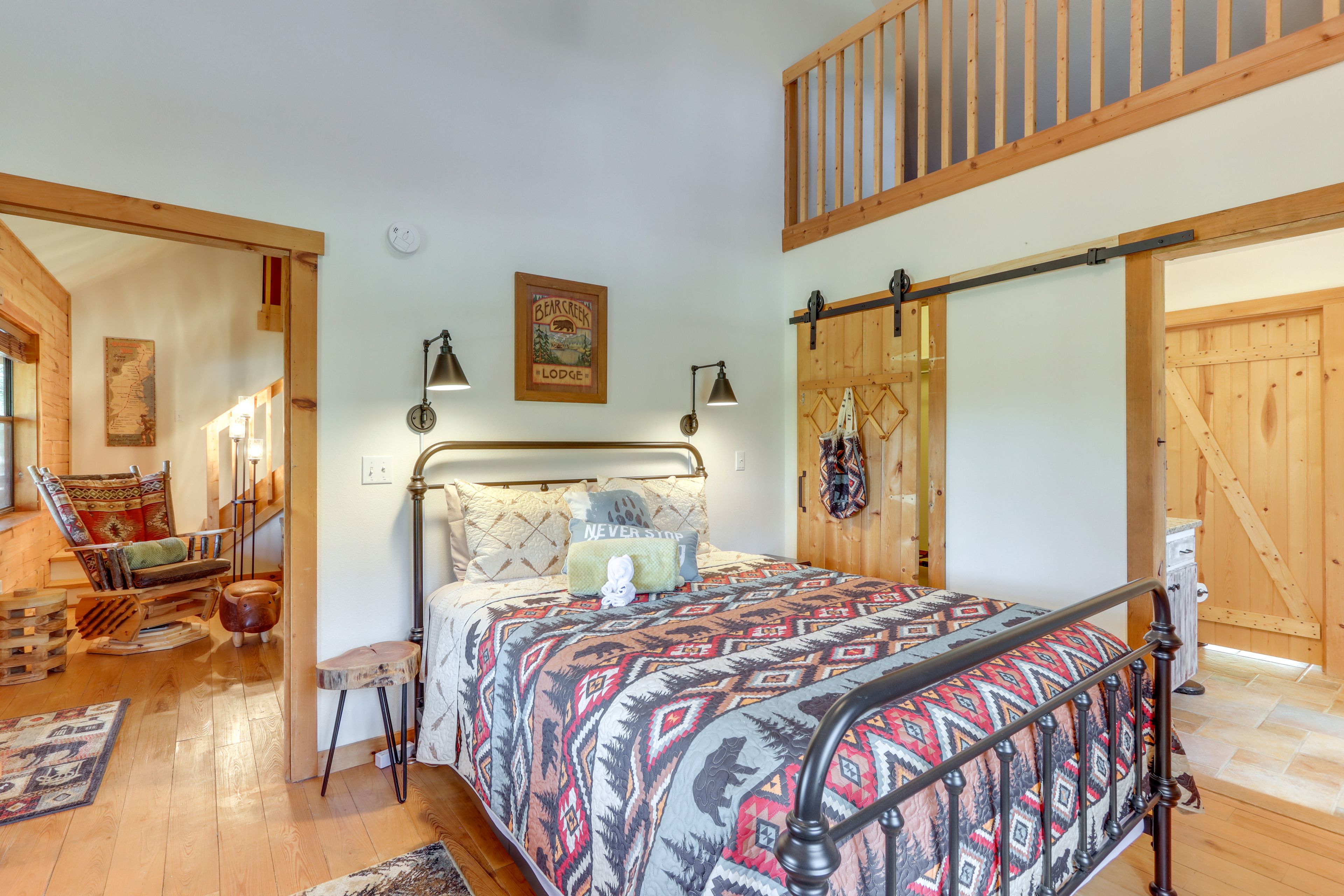 Bedroom 2 | Queen Bed