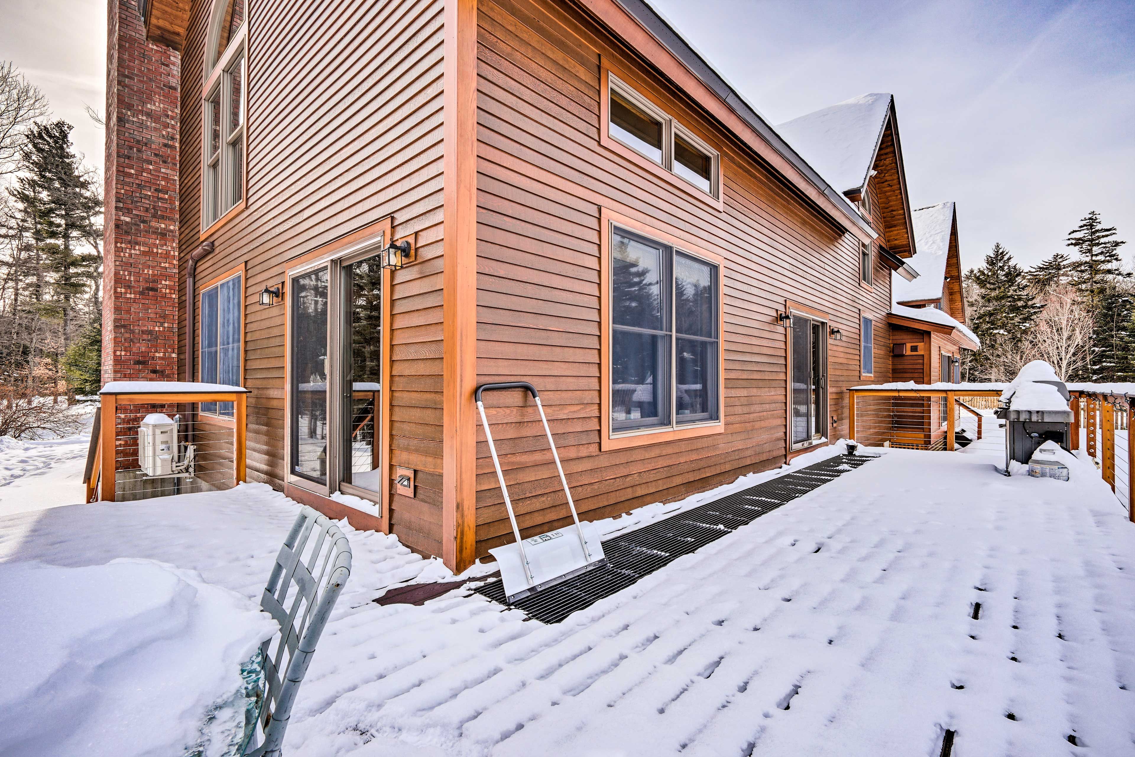 Private Deck | 14-Acre Property