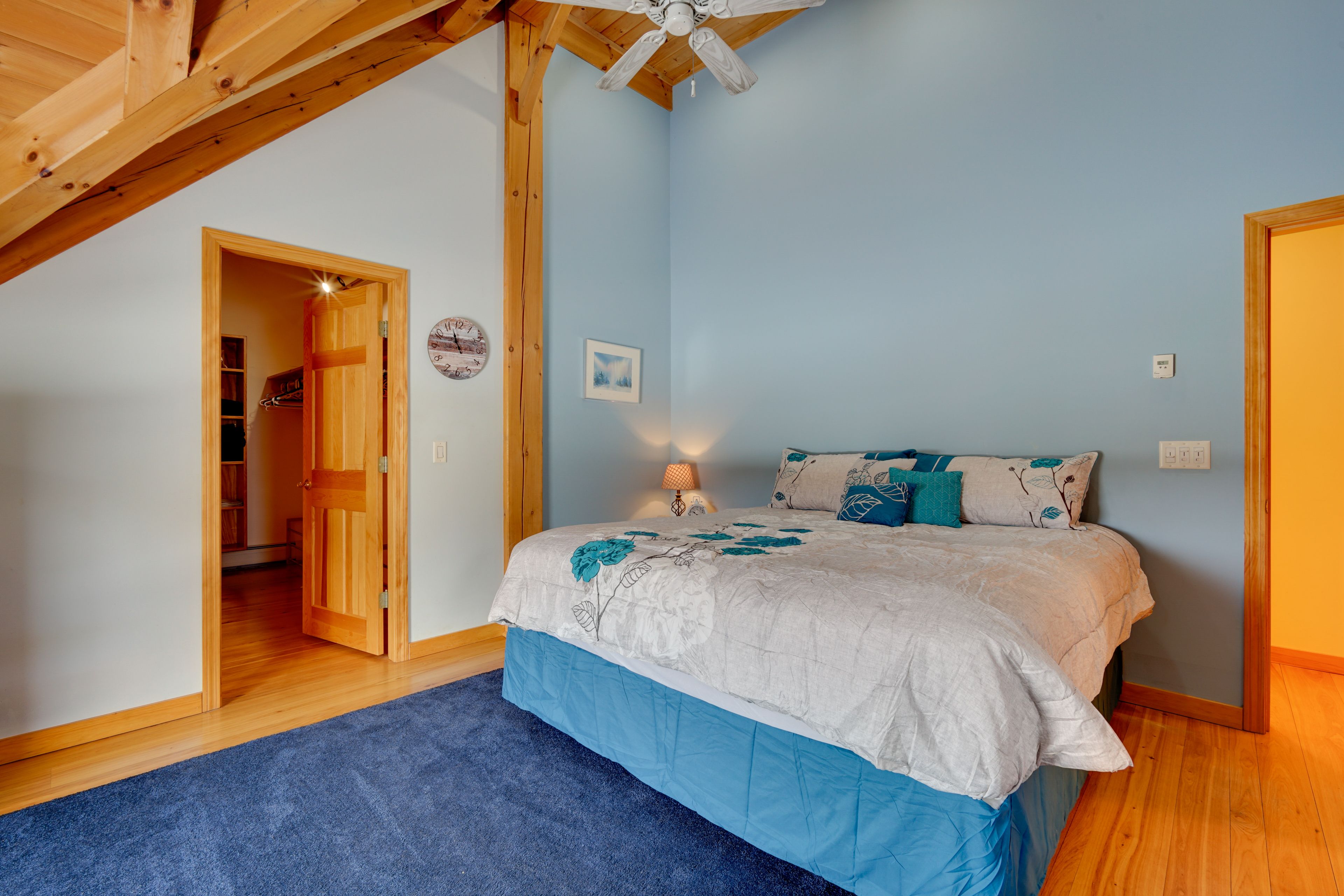 Bedroom 1 | King Bed