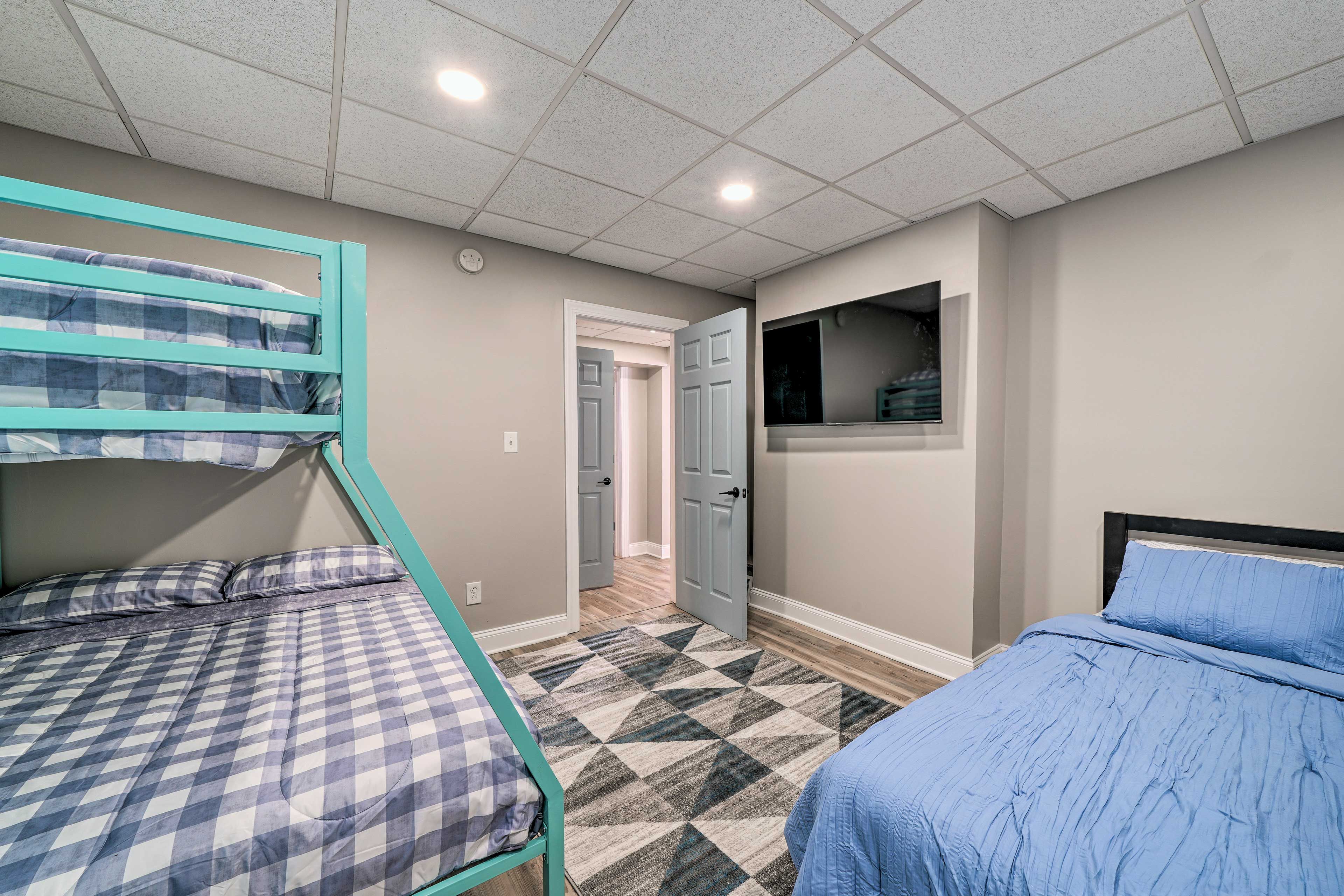 Bedroom 2 | Smart TV