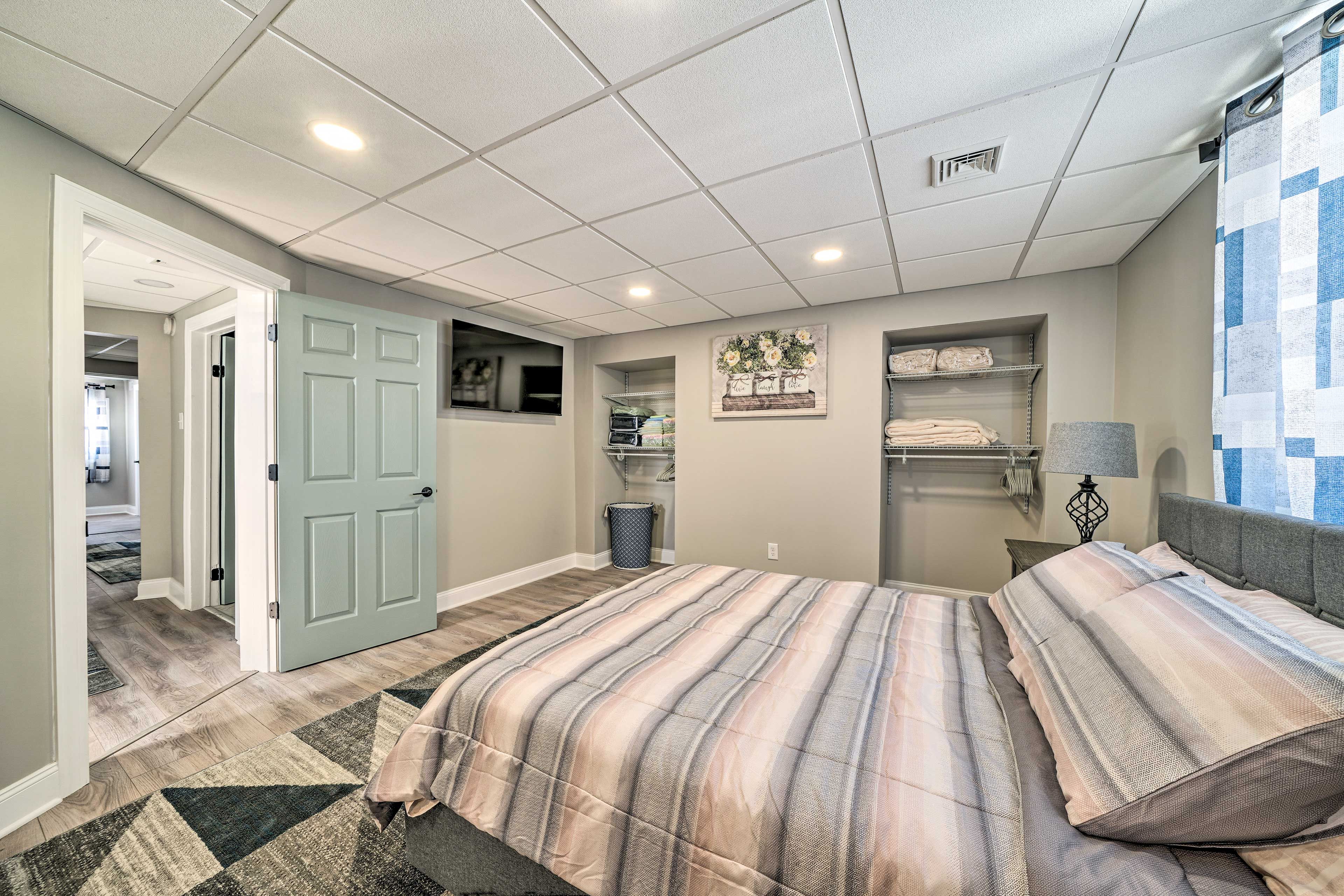 Bedroom 1 | Smart TV