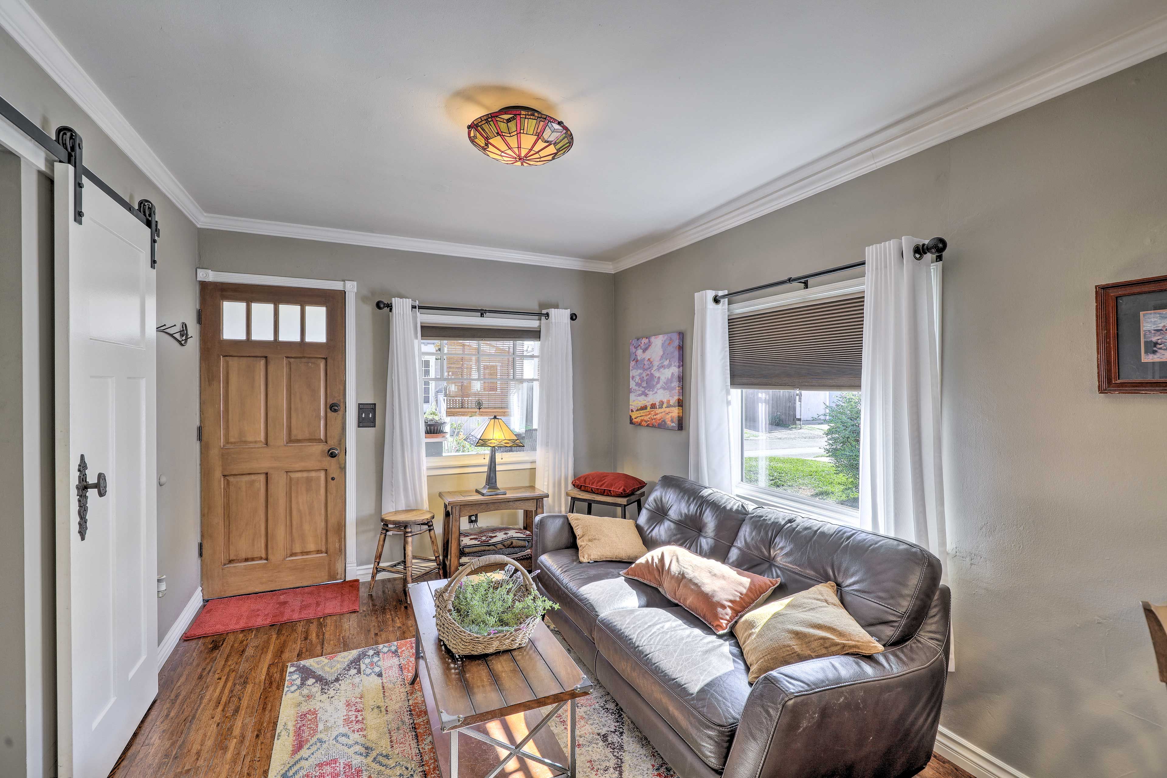 Living Area | Central Air Conditioning