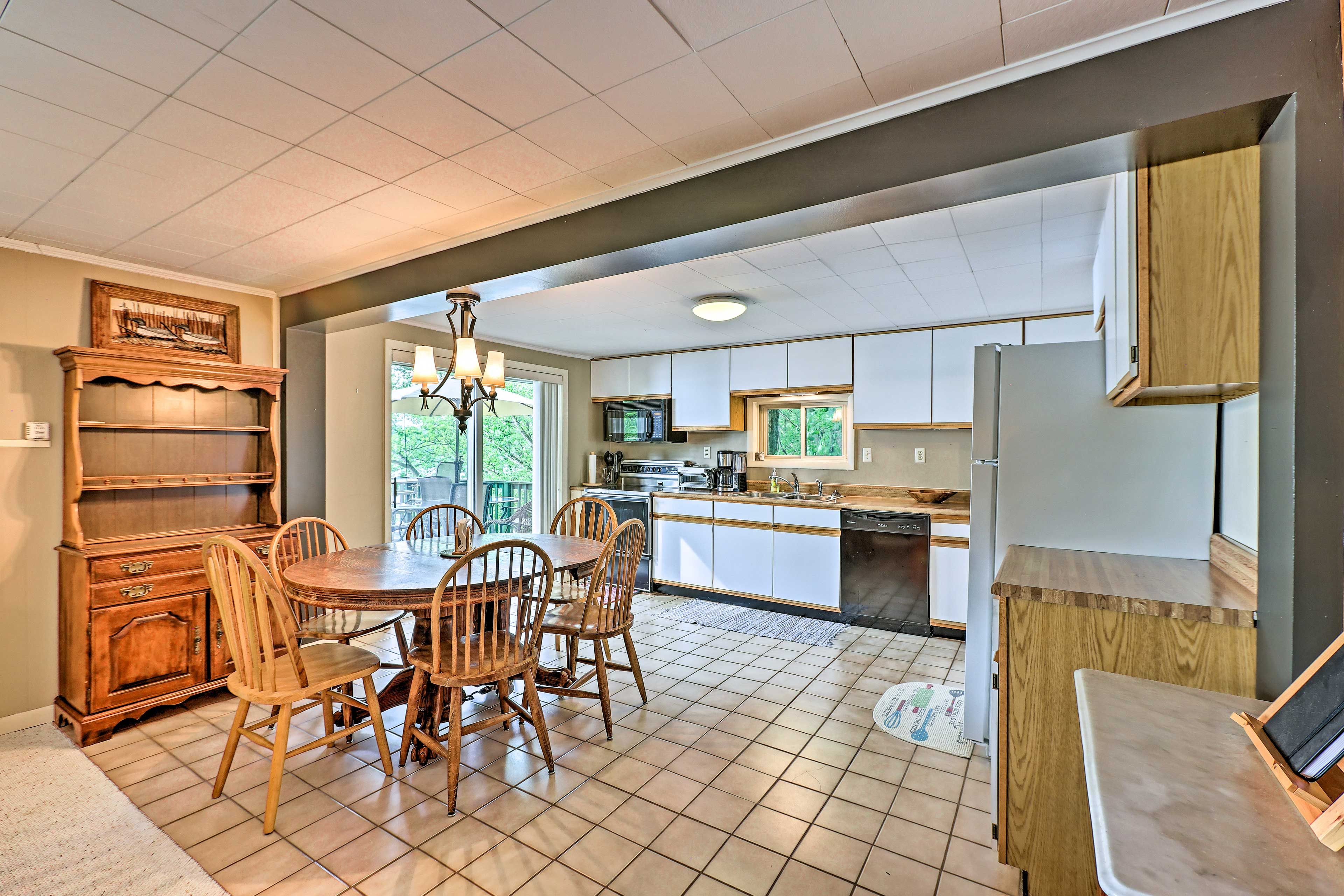 Kitchen | Dining Area | Cooking Basics | Dishware & Flatware