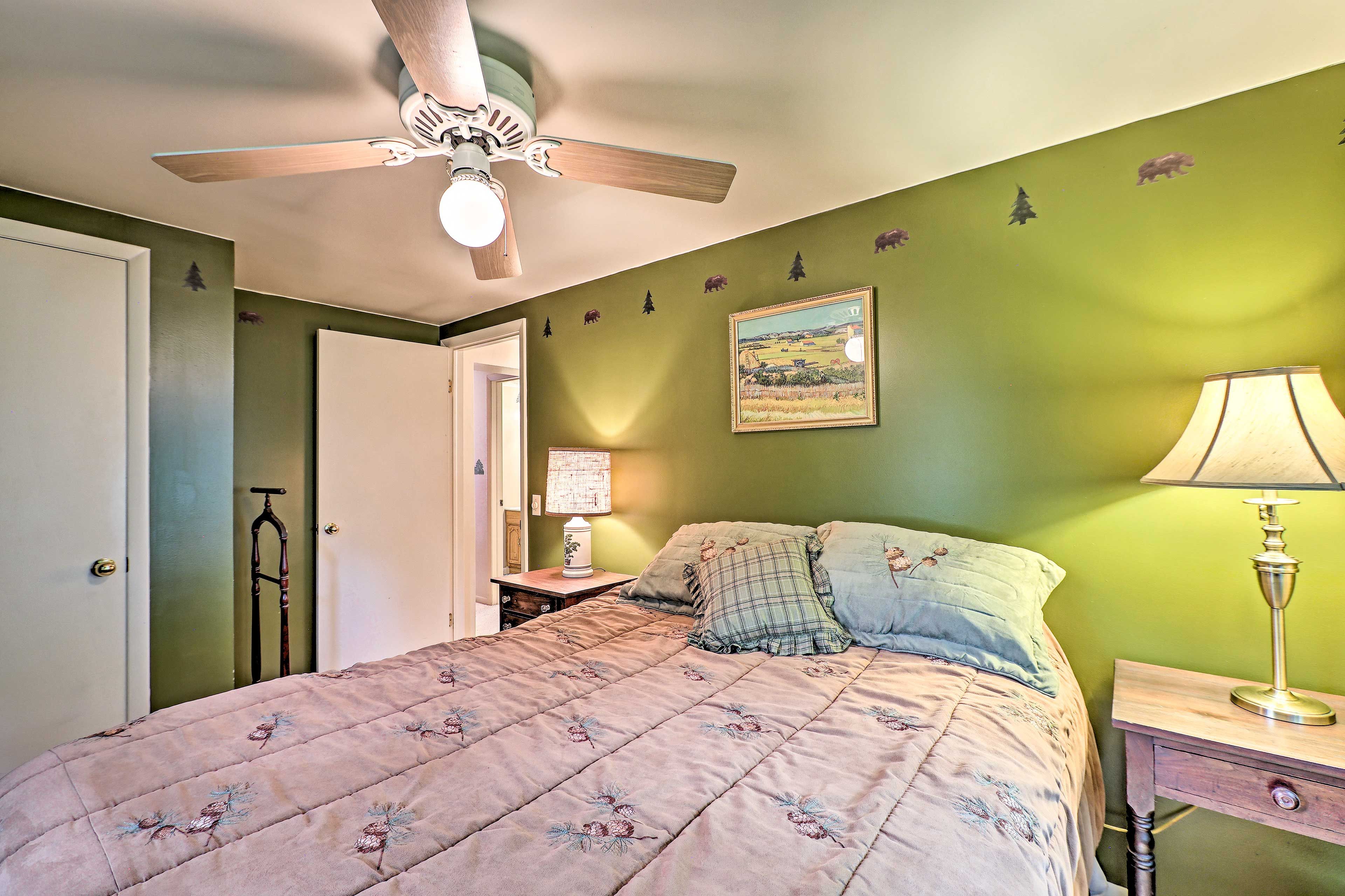 Bedroom 2 | Queen Bed | Linens Provided