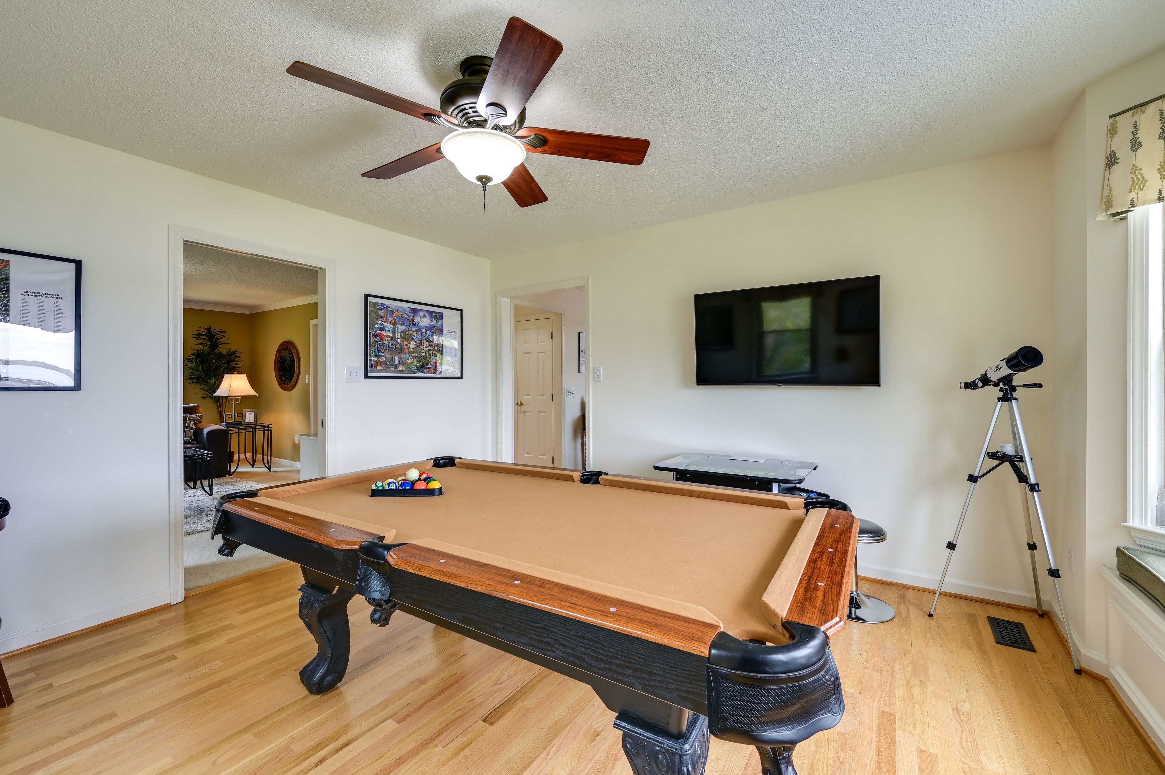 Game Room | 1st Floor | Smart TV w/ Cable | Karaoke Machine