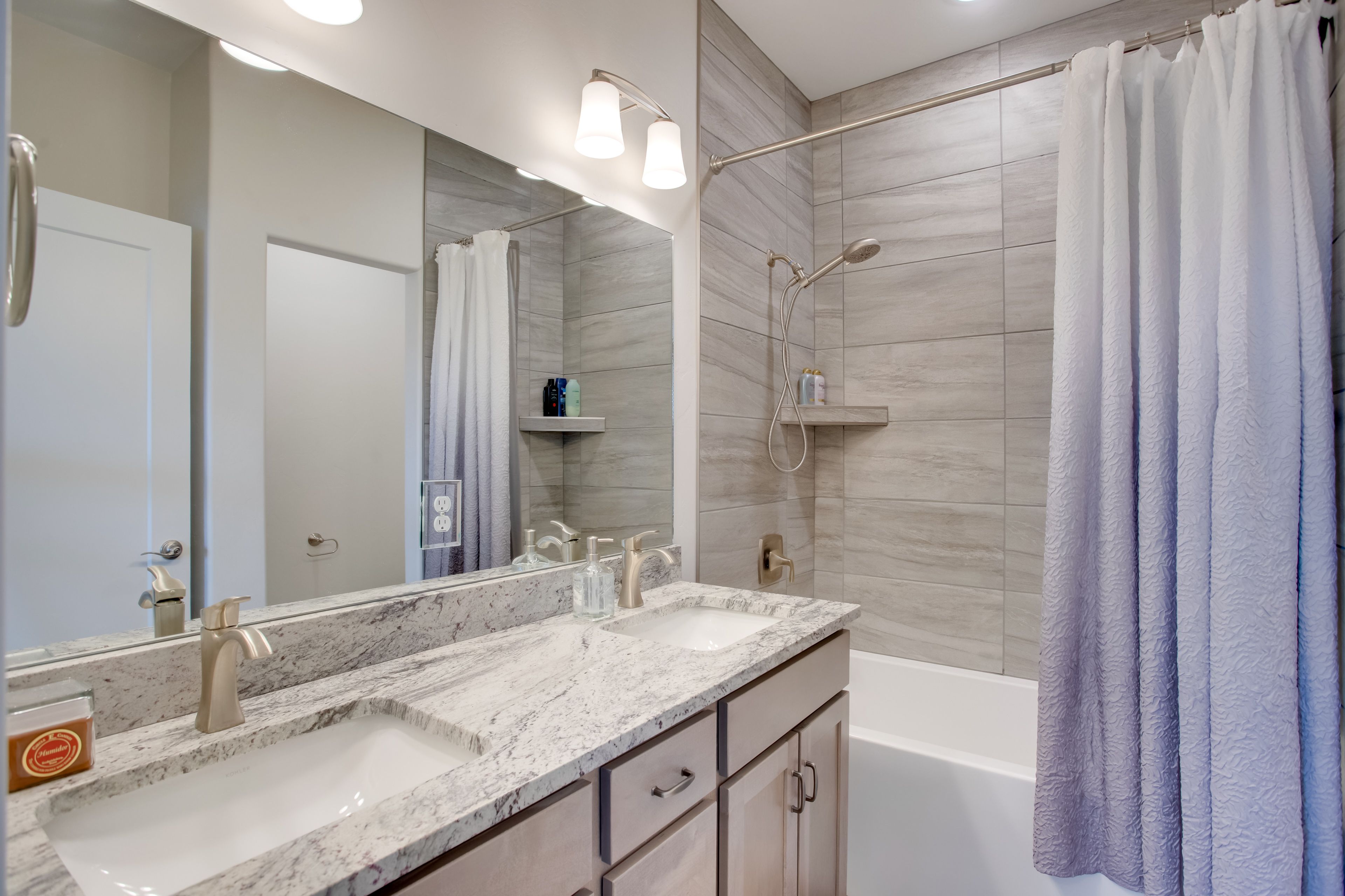 En-Suite Bathroom | Towels Provided | Hair Dryer
