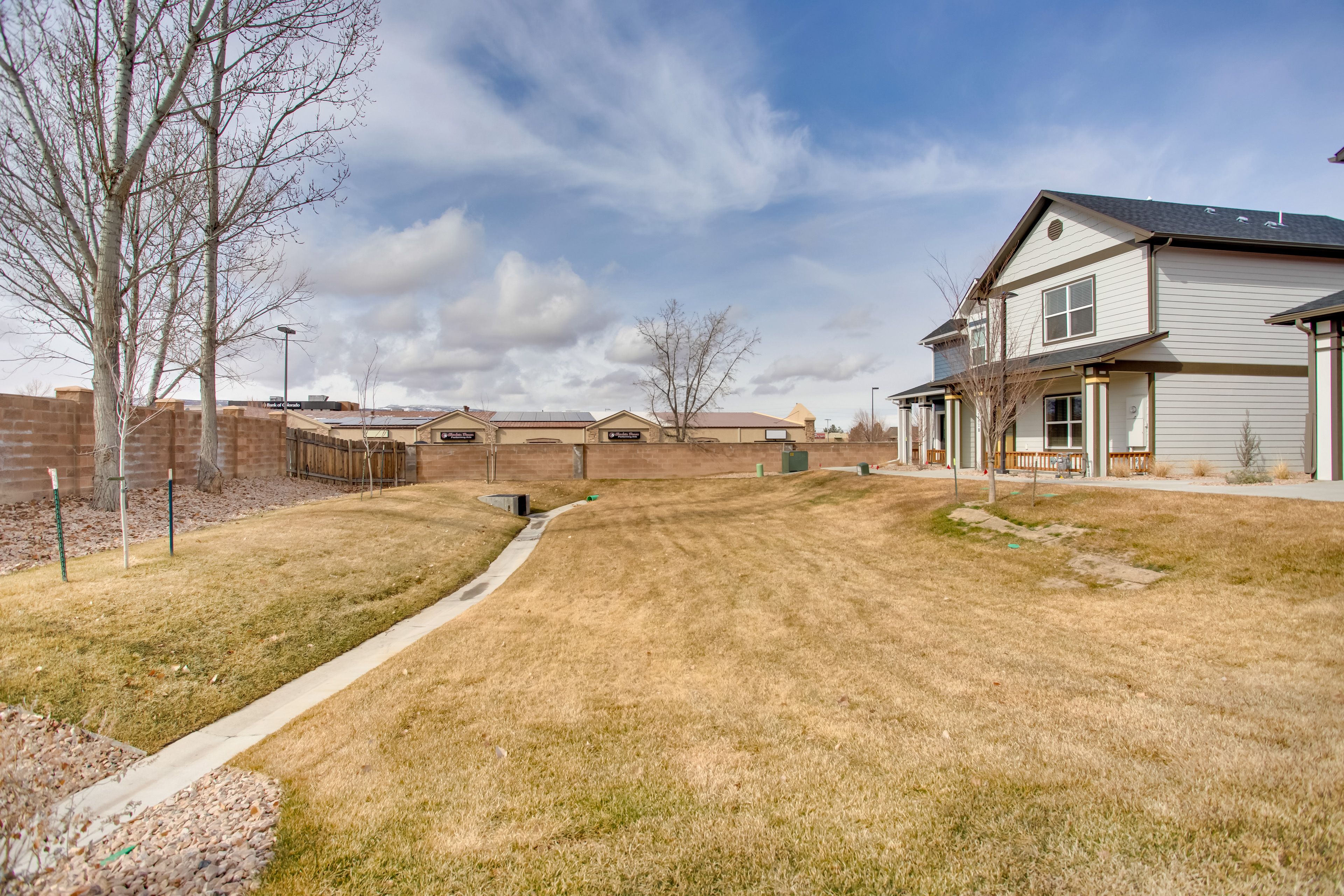 Community Space | Street Parking (First-Come, First-Served)