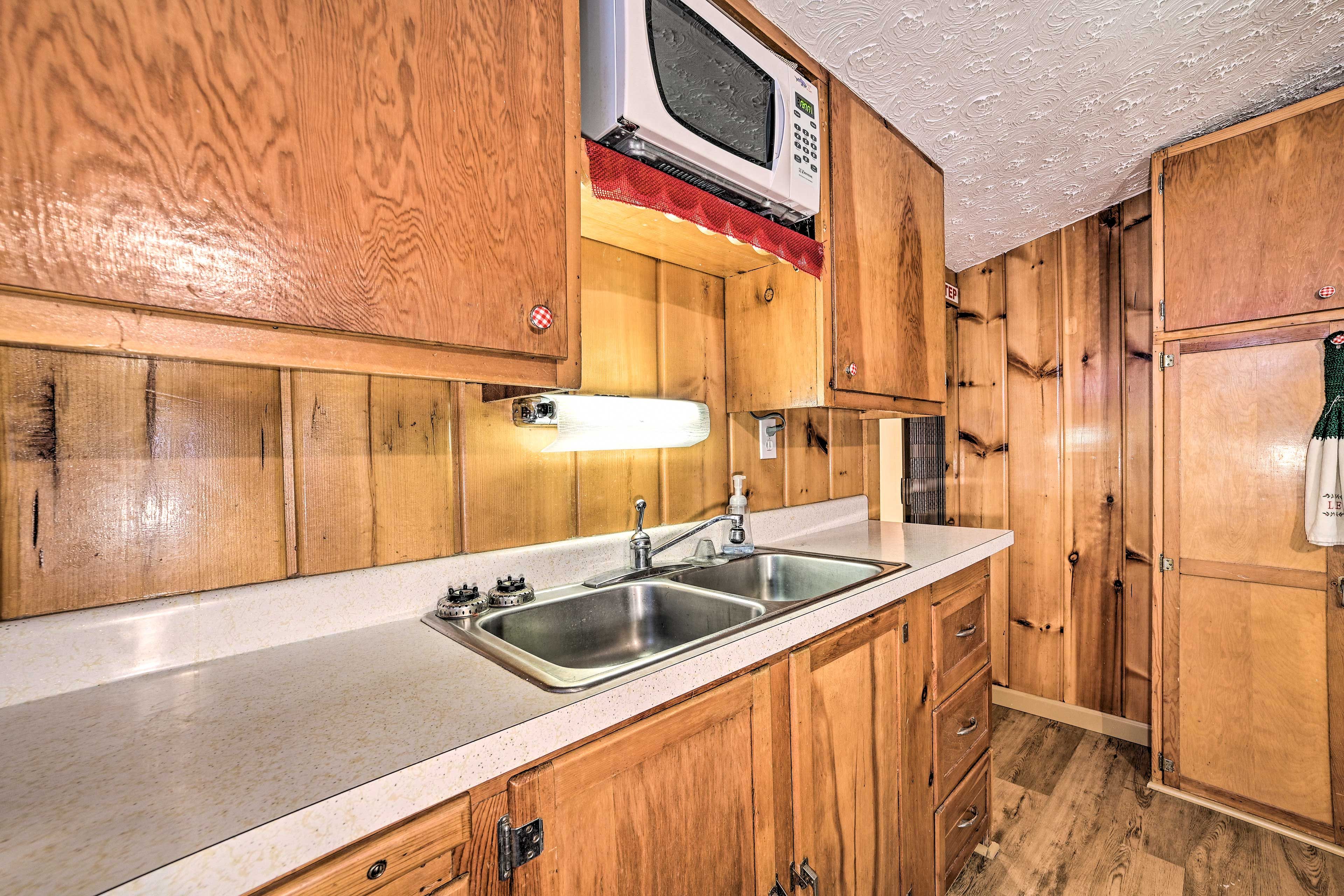 Well-Equipped Kitchen | Complimentary Spices