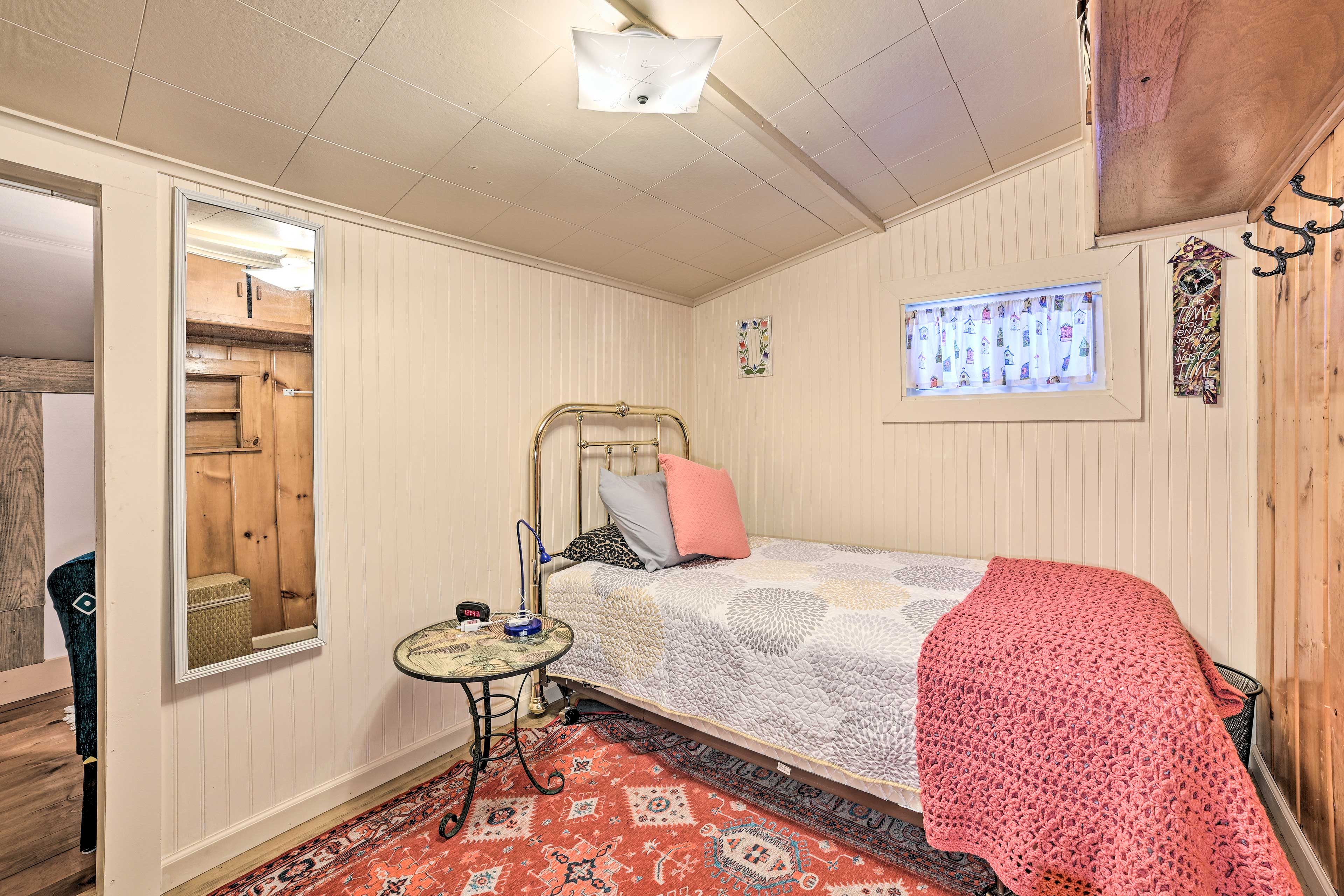 Bedroom 3 | Twin Bed