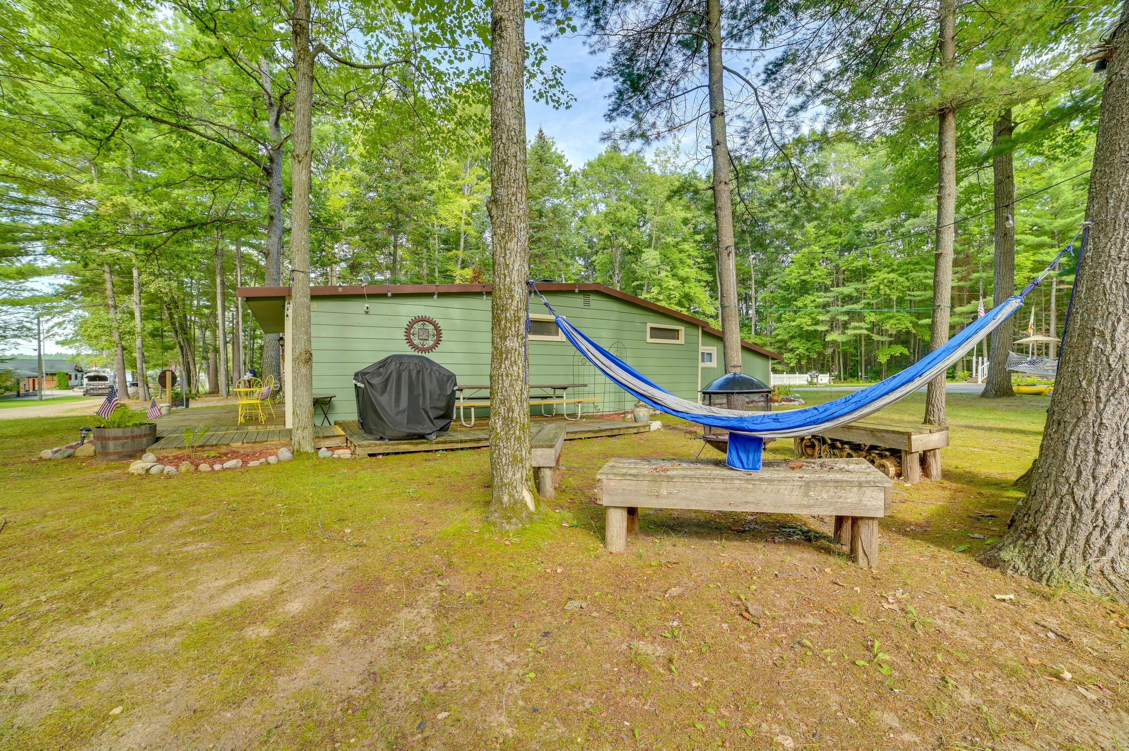 Yard Space | Fire Pit | Hammock