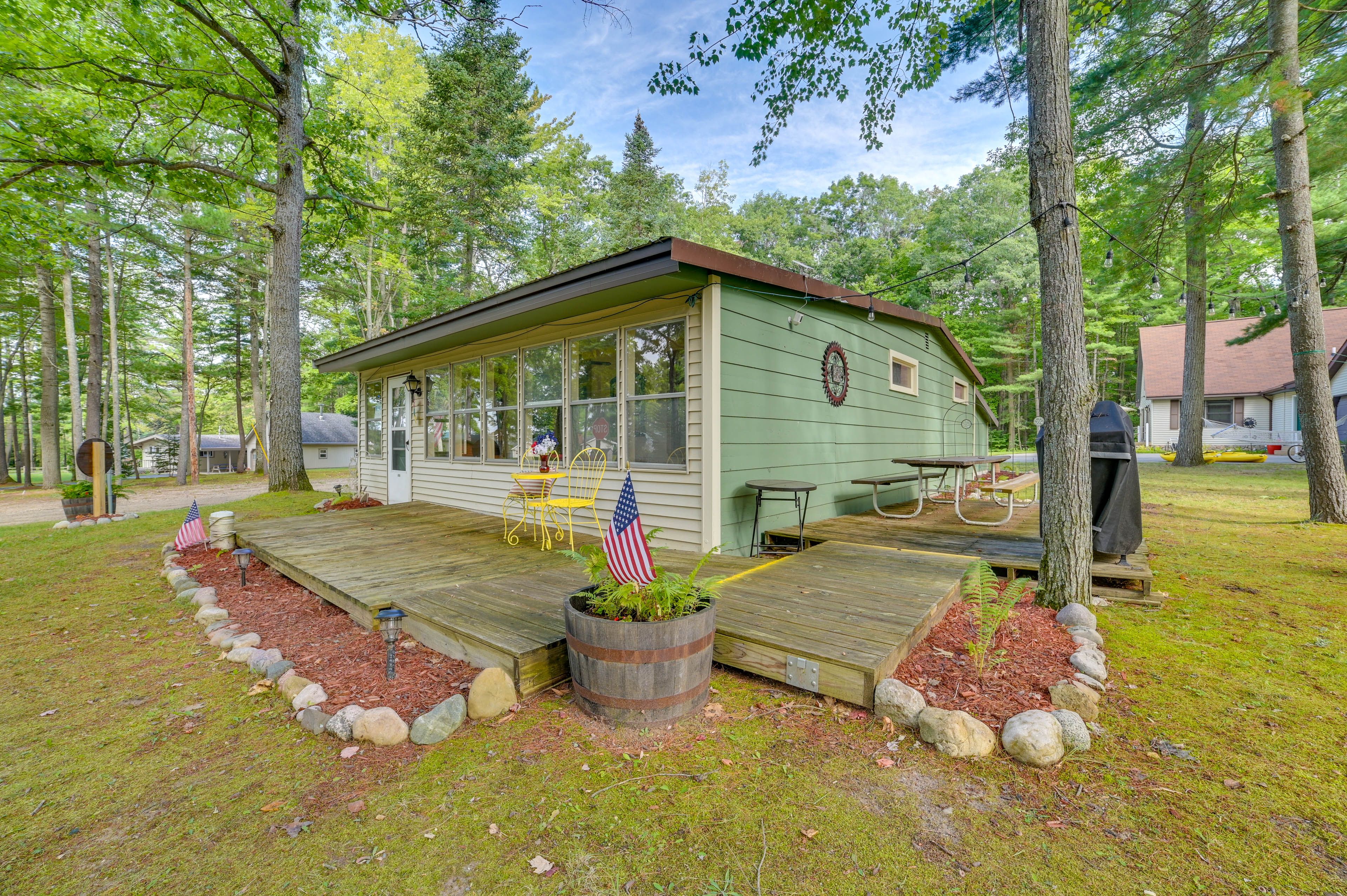 Property Exterior | Driveway Parking (2 Vehicles)