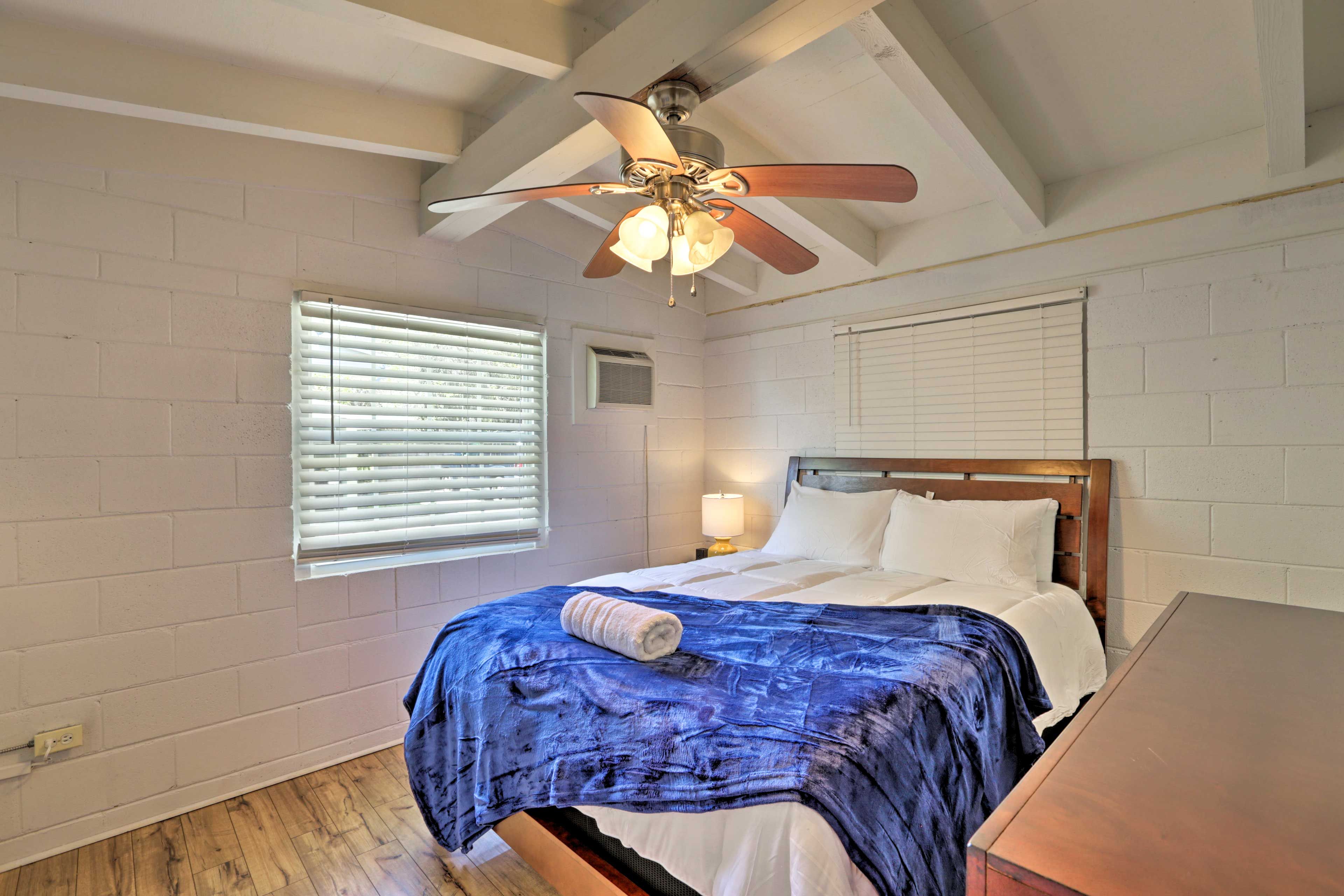 Bedroom | Main Level | Queen Bed