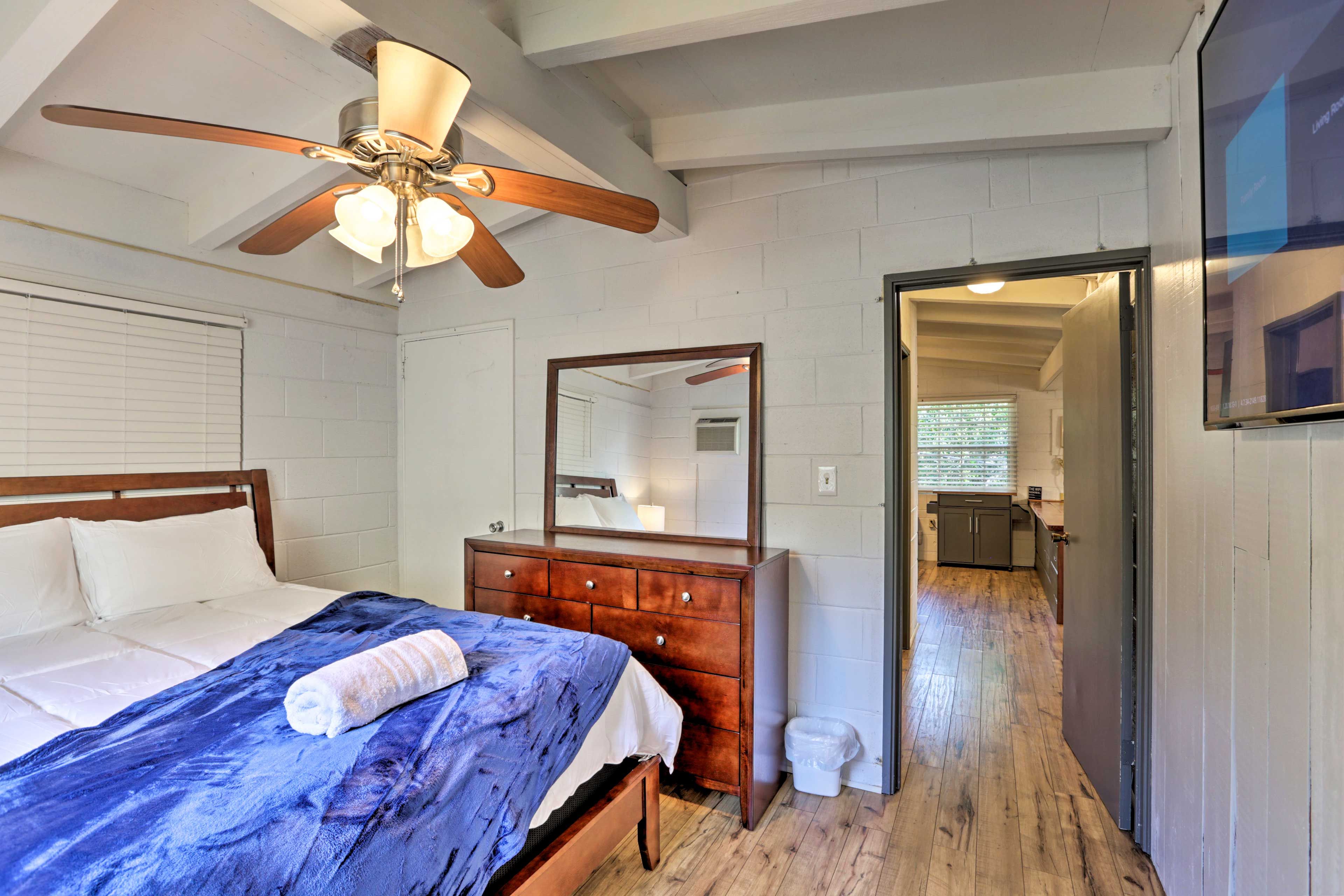 Bedroom | Towels Provided