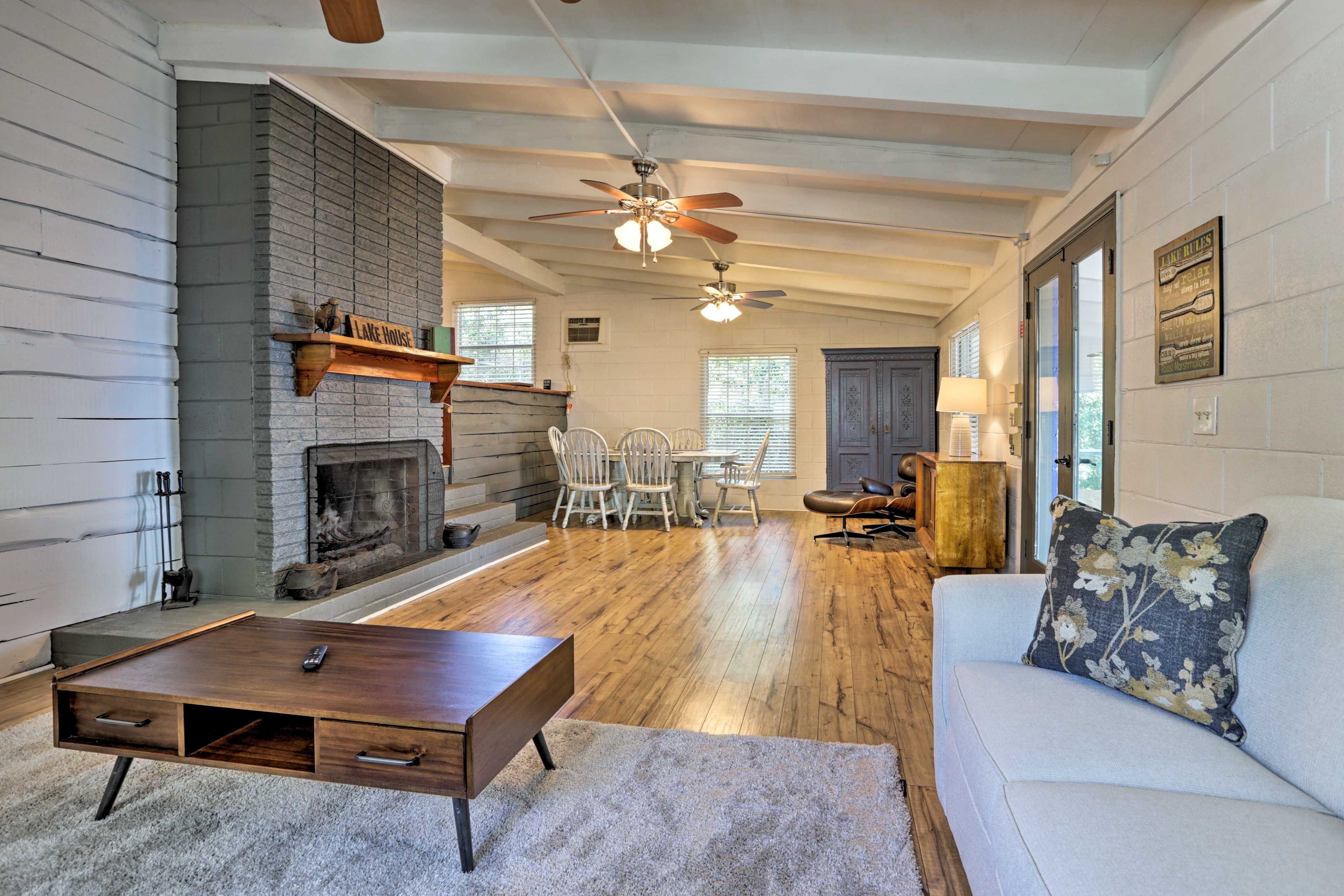 Living Room | Main Level | Free WiFi