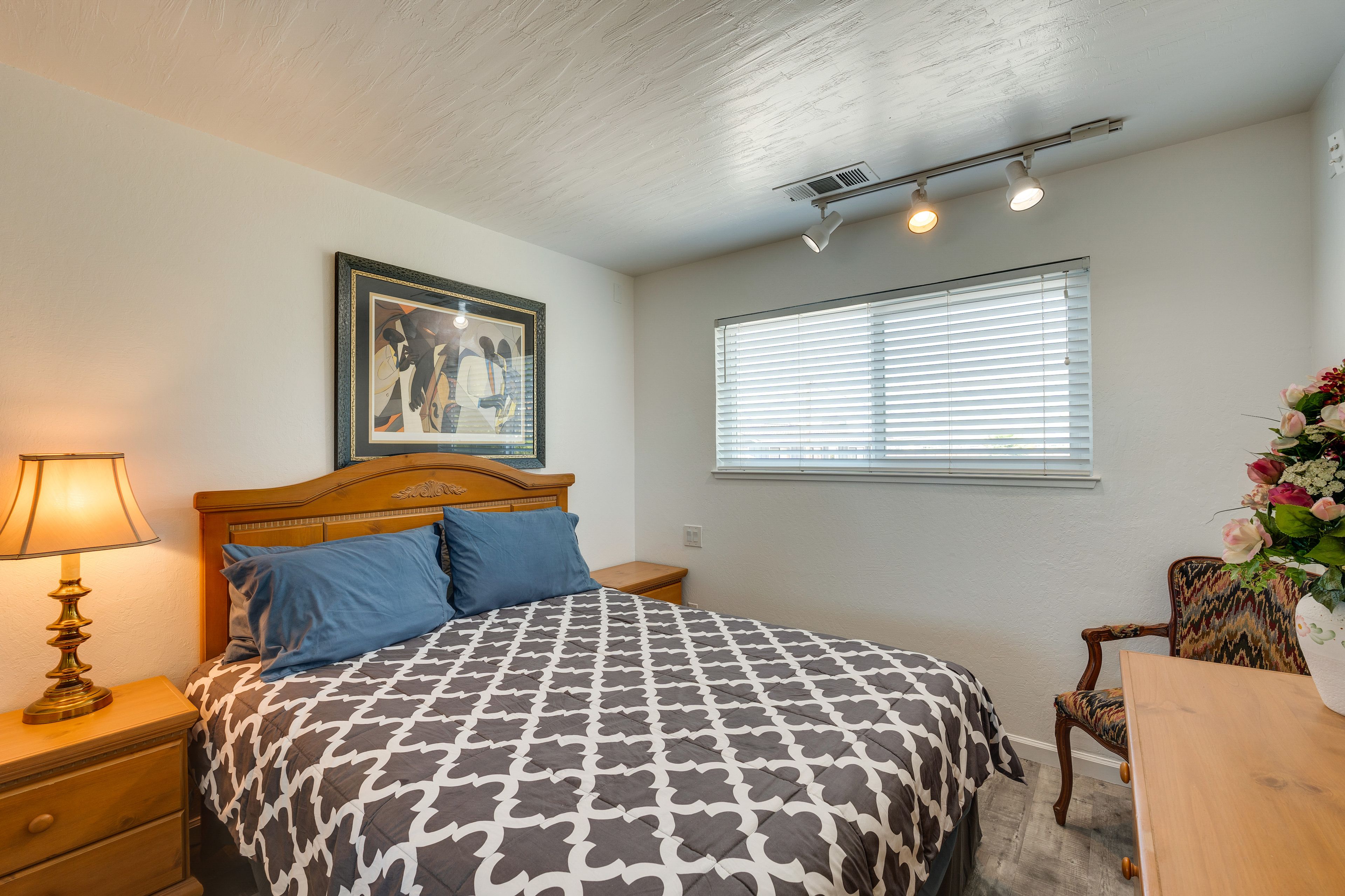 Bedroom 2 | Full Bed | 2nd Floor