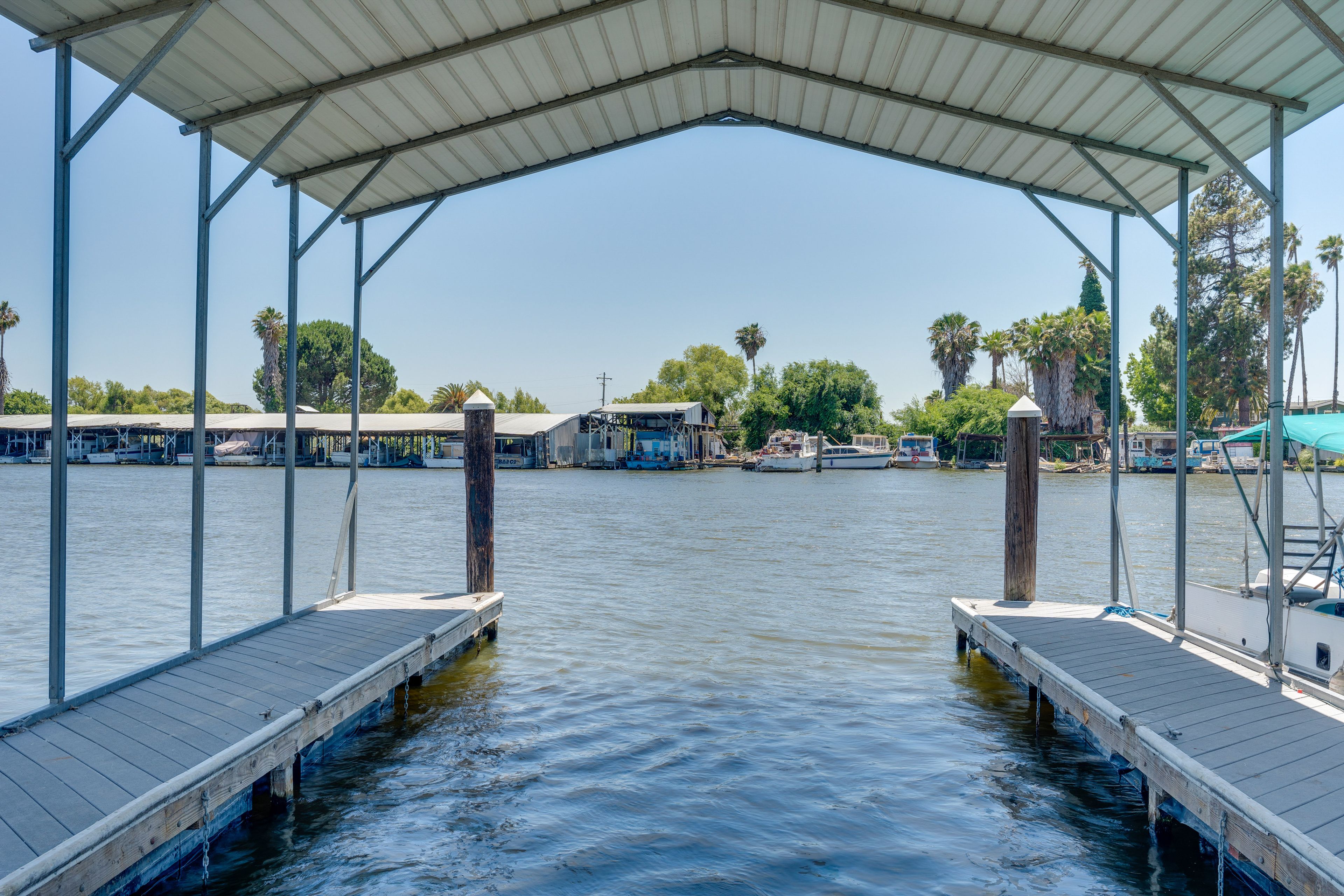 Private Dock & Boat Slip | Canal Access