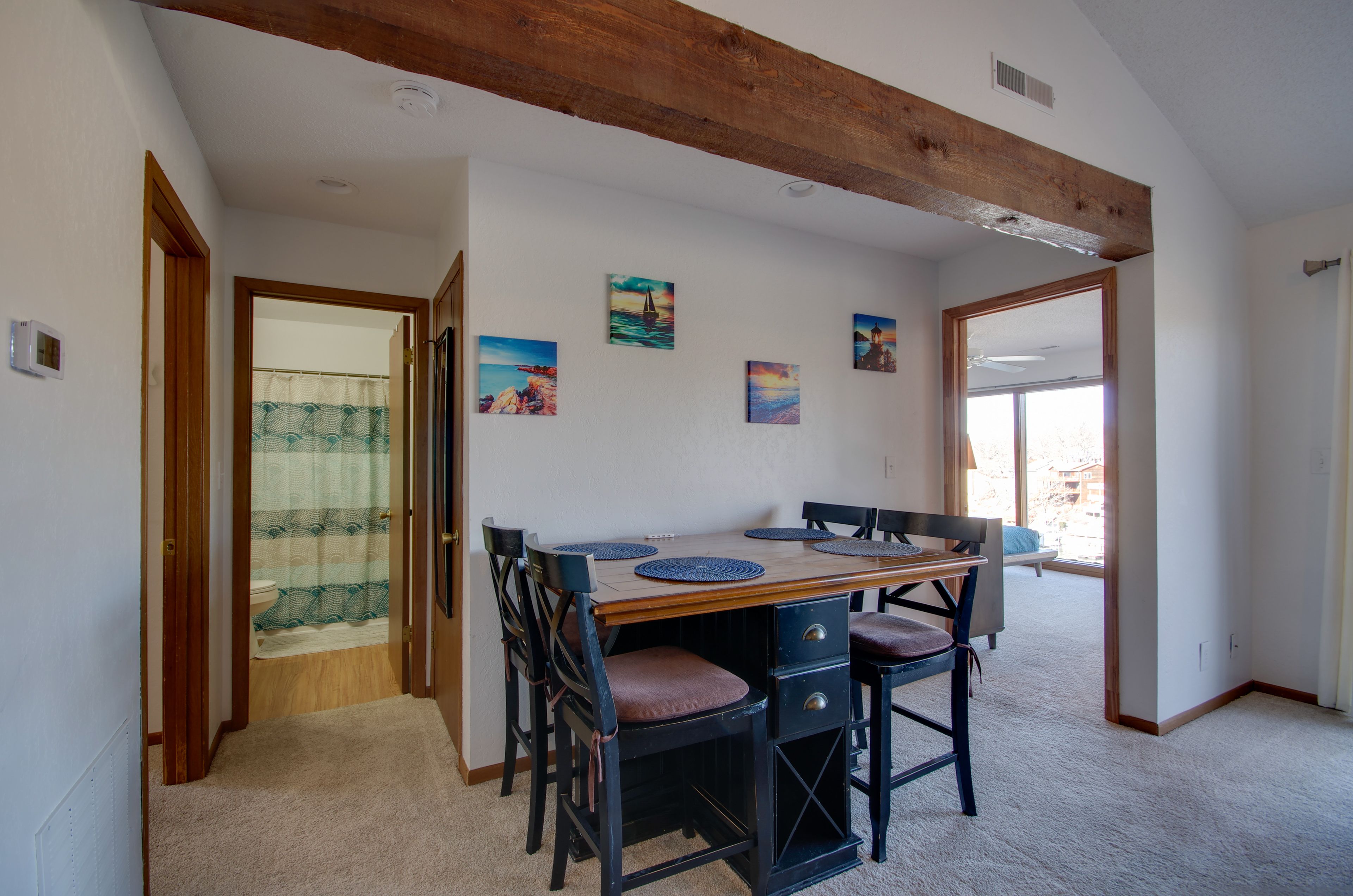Dining Area | Dishes & Flatware Provided