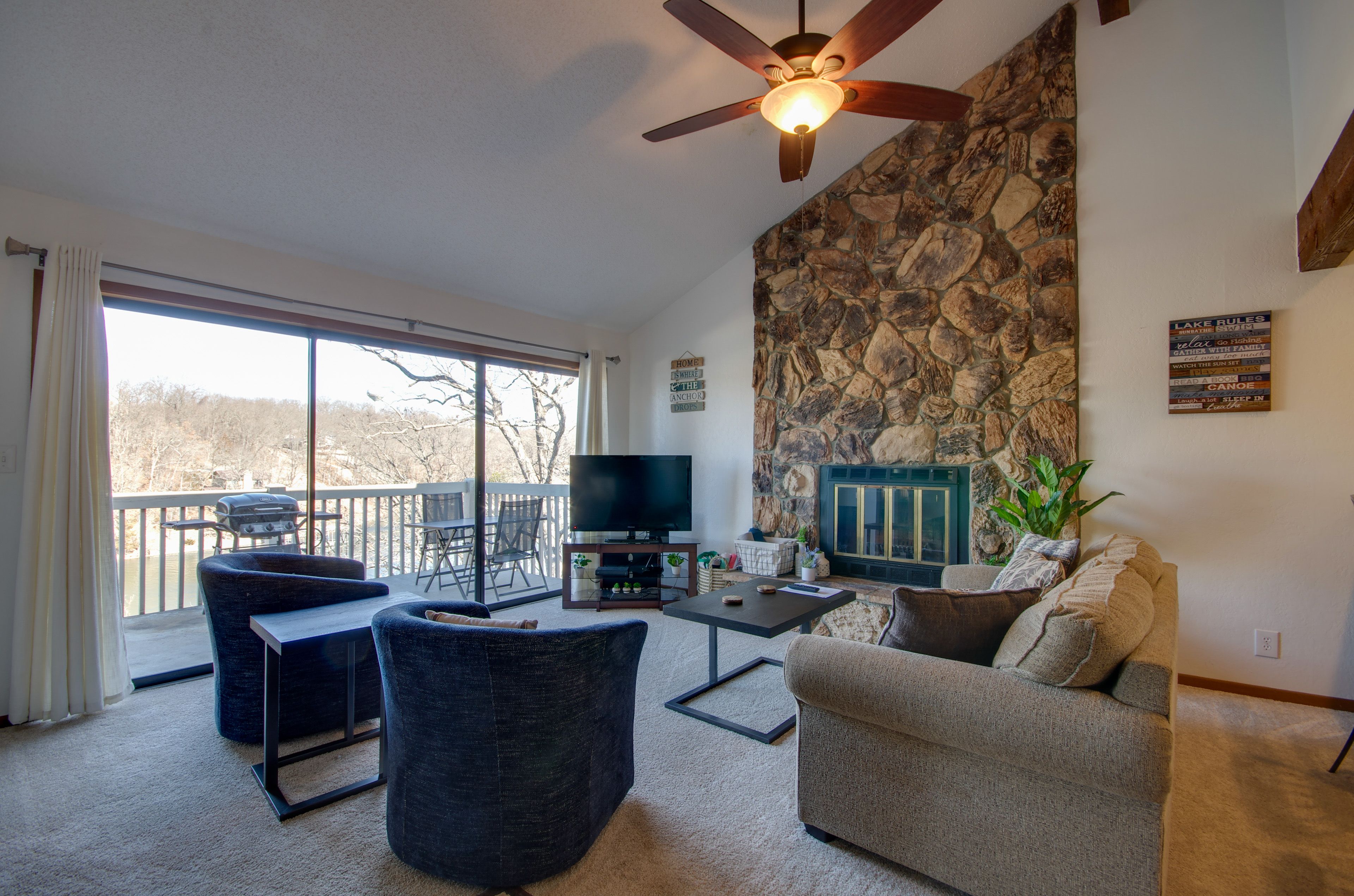 Osage Beach Vacation Rental | 2BR | 2BA | Stairs Required | 950 Sq Ft