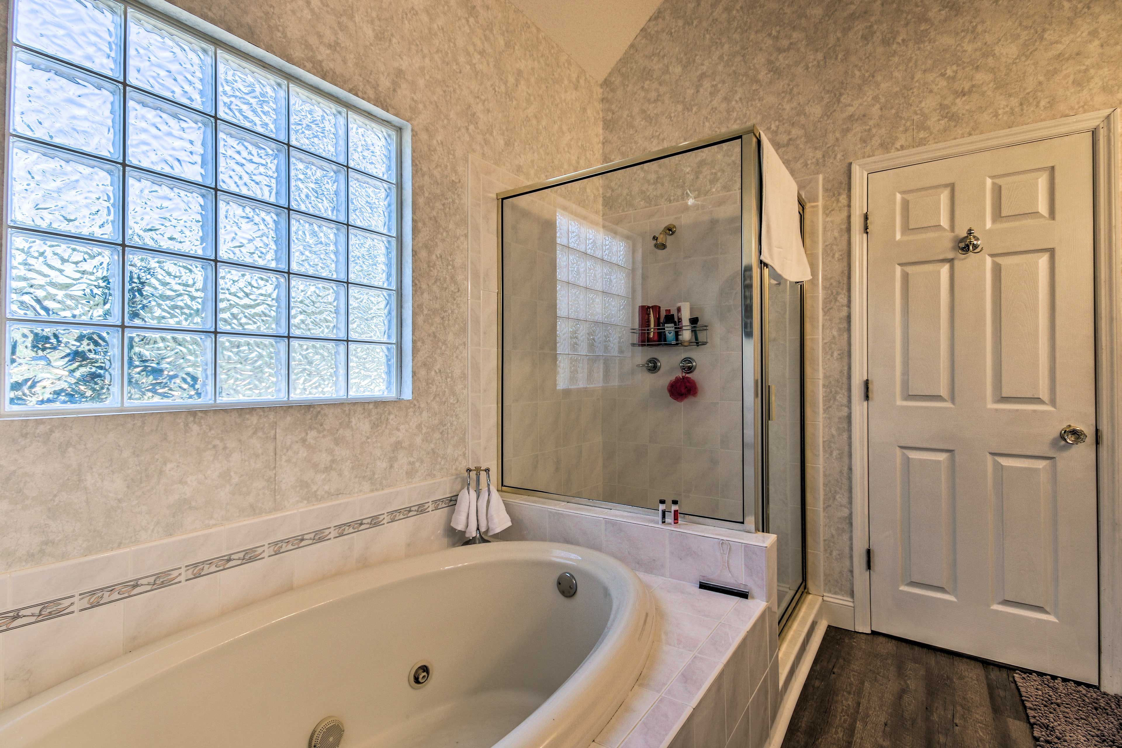 En-Suite Bathroom | Jetted Tub