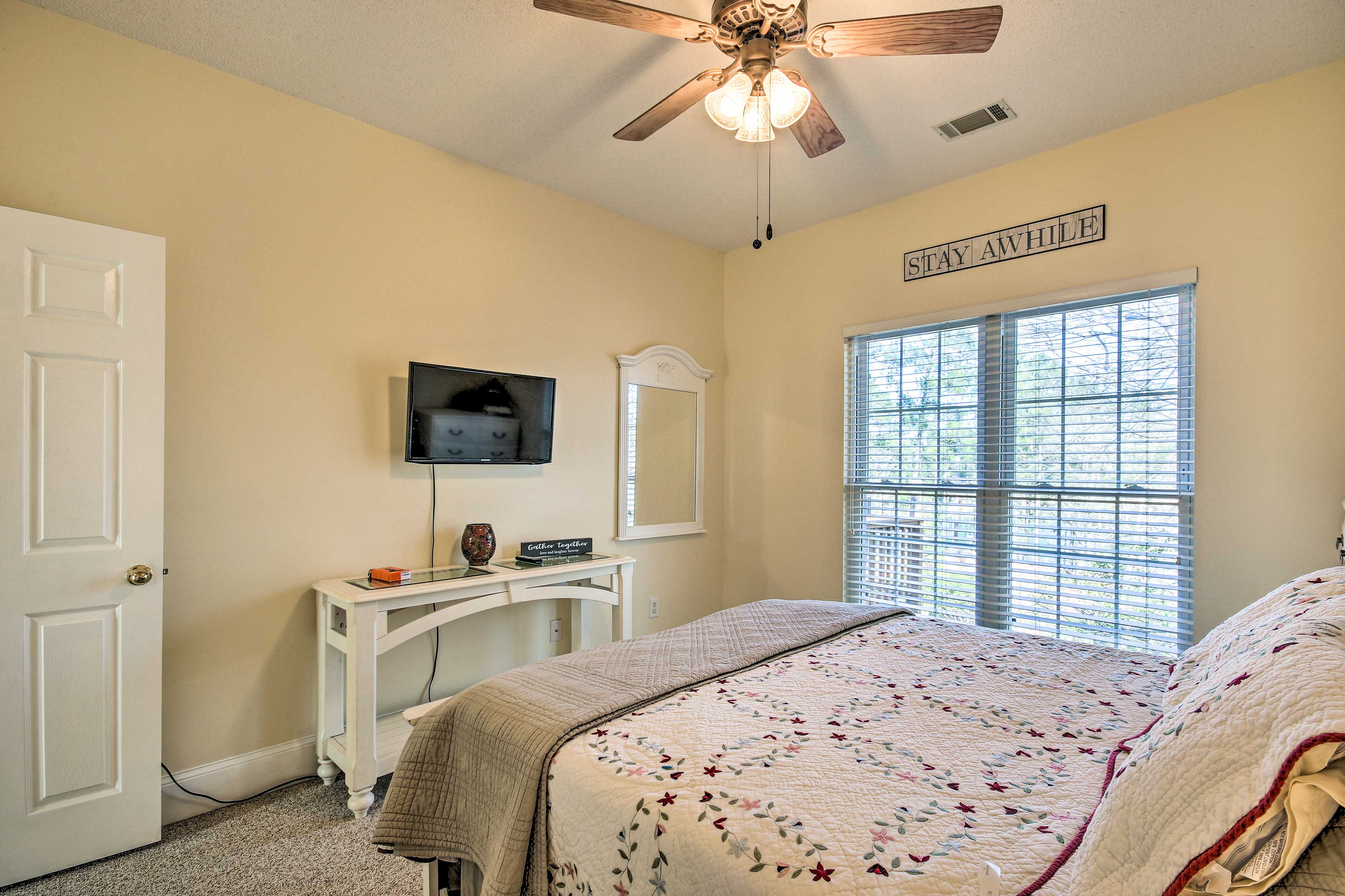Bedroom 2 | Smart TV w/ Amazon Fire Stick