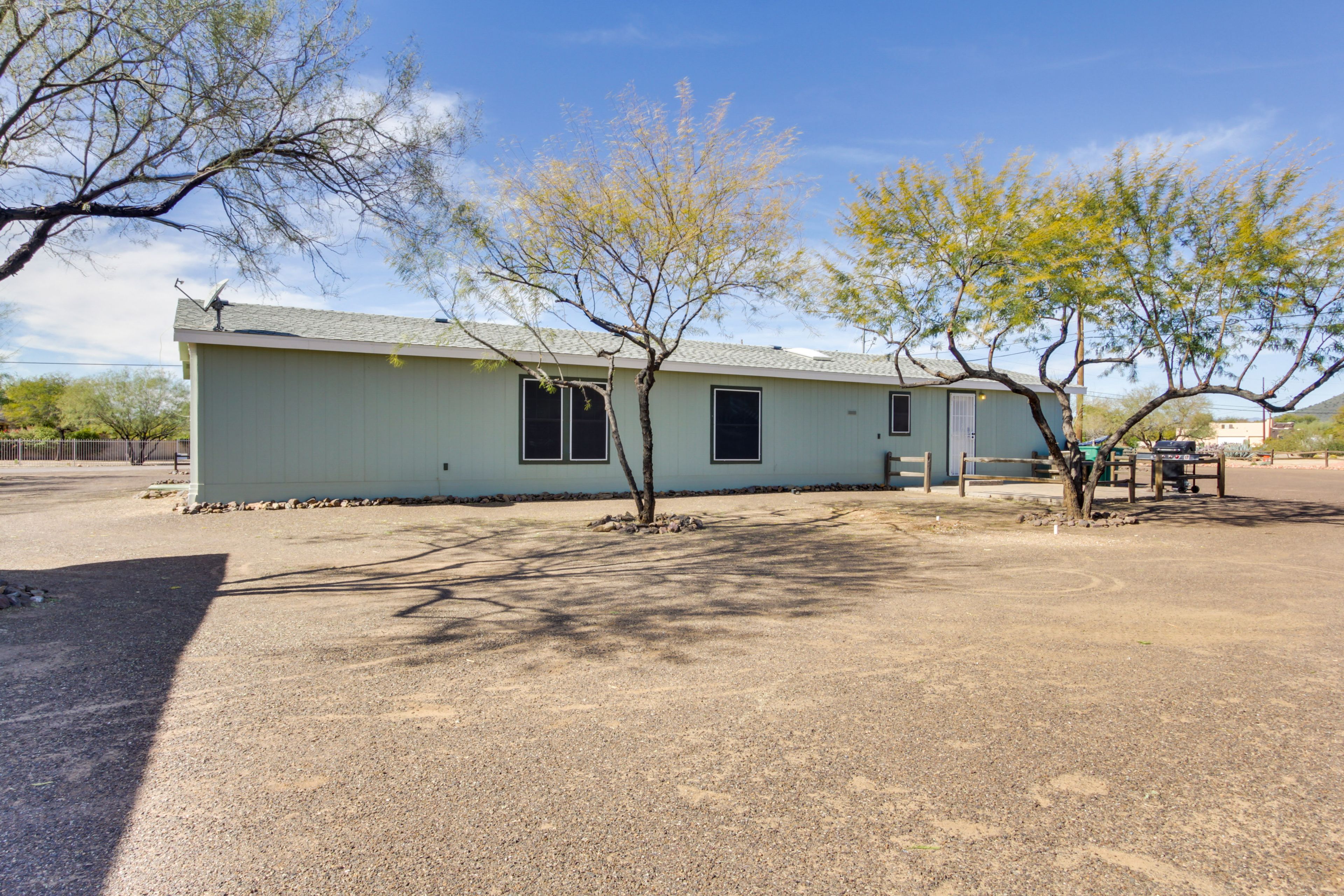 Parking | Driveway (4 Vehicles) | RV & Trailer Parking Allowed On-Site