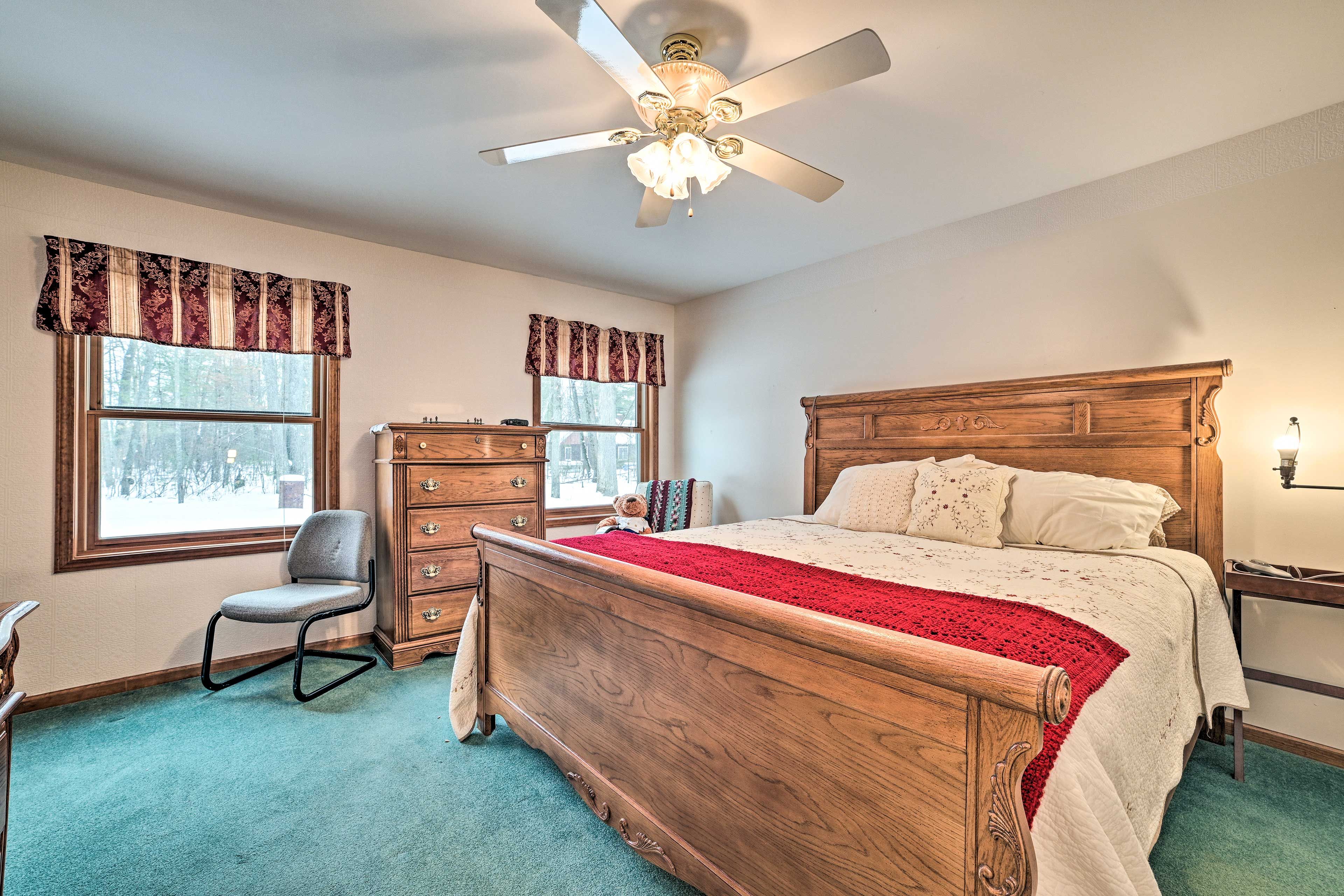Bedroom 1 | King Bed | 1st Floor
