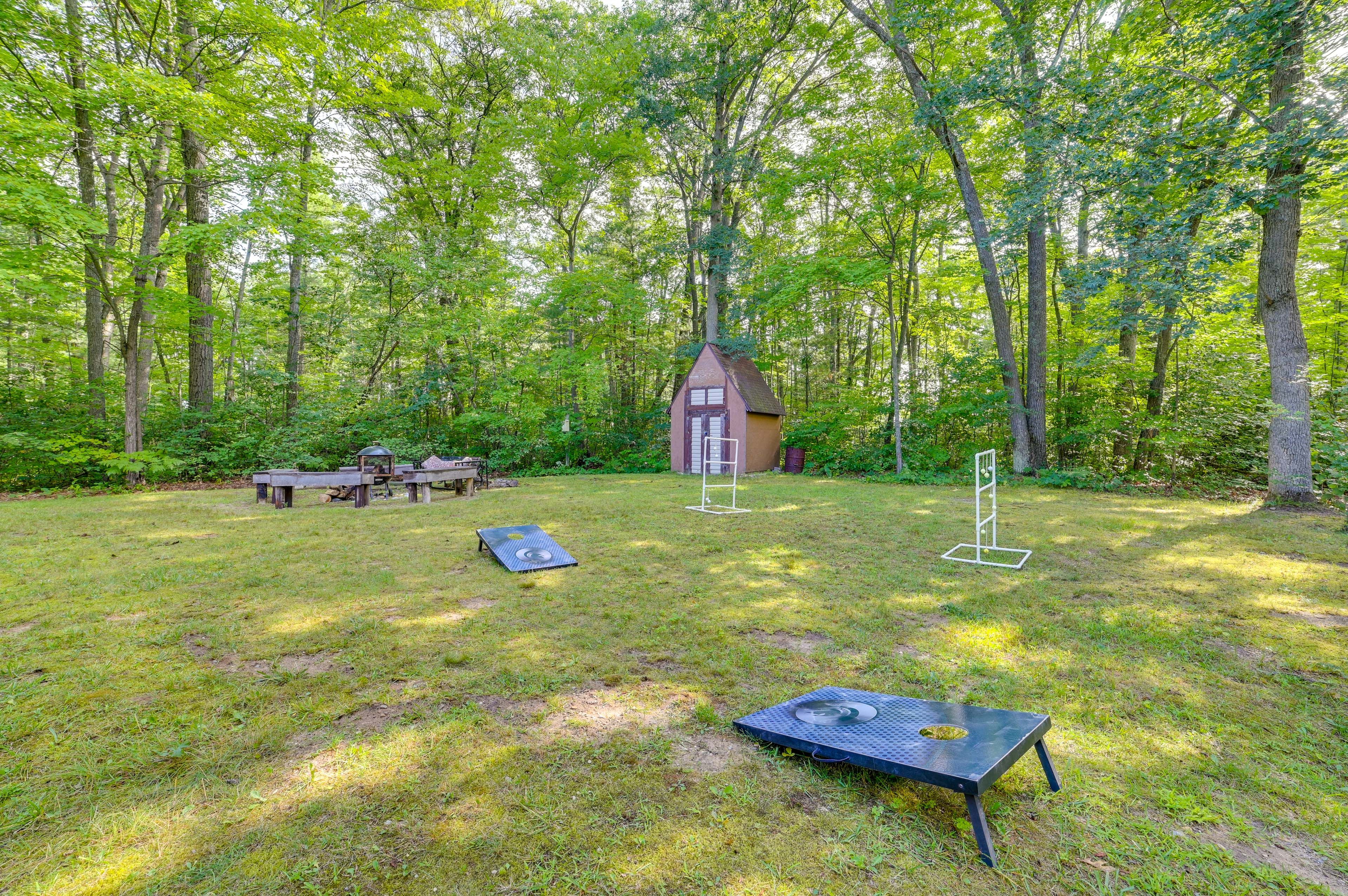 Yard Space | Fire Pit | Cornhole | Ladderball