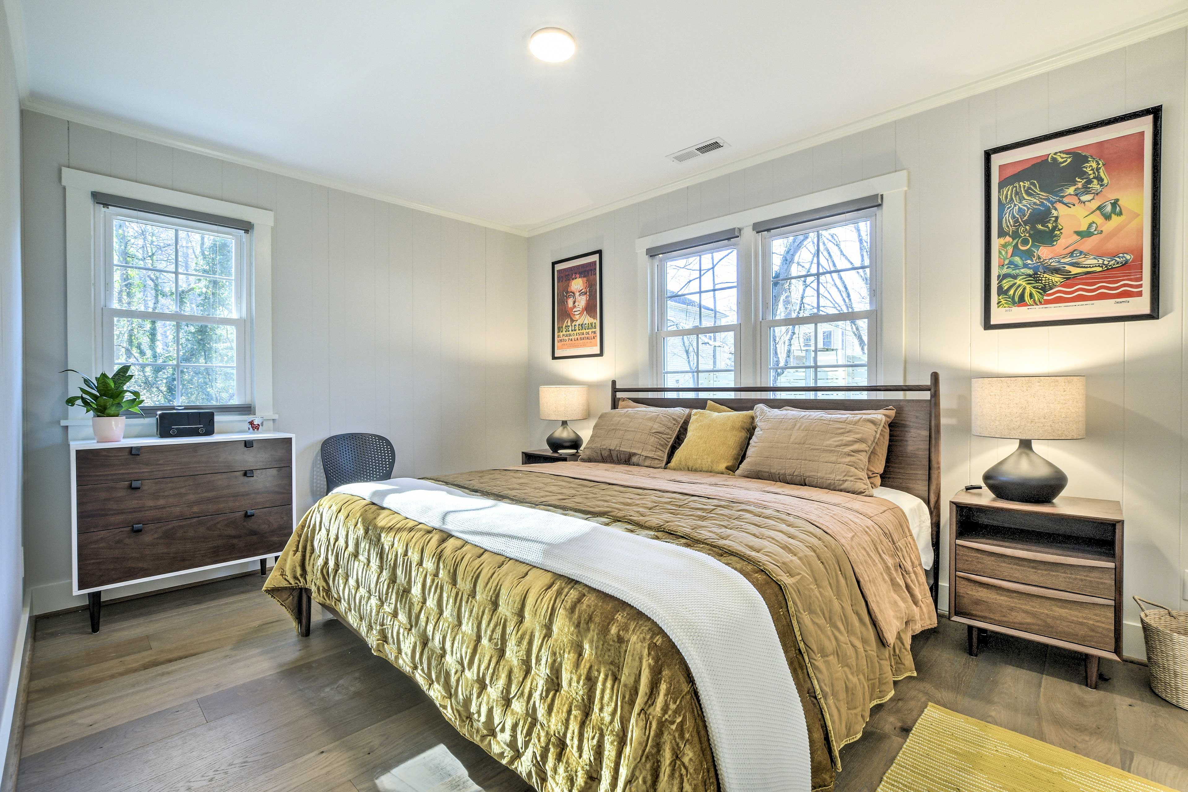 Bedroom 1 | King Bed