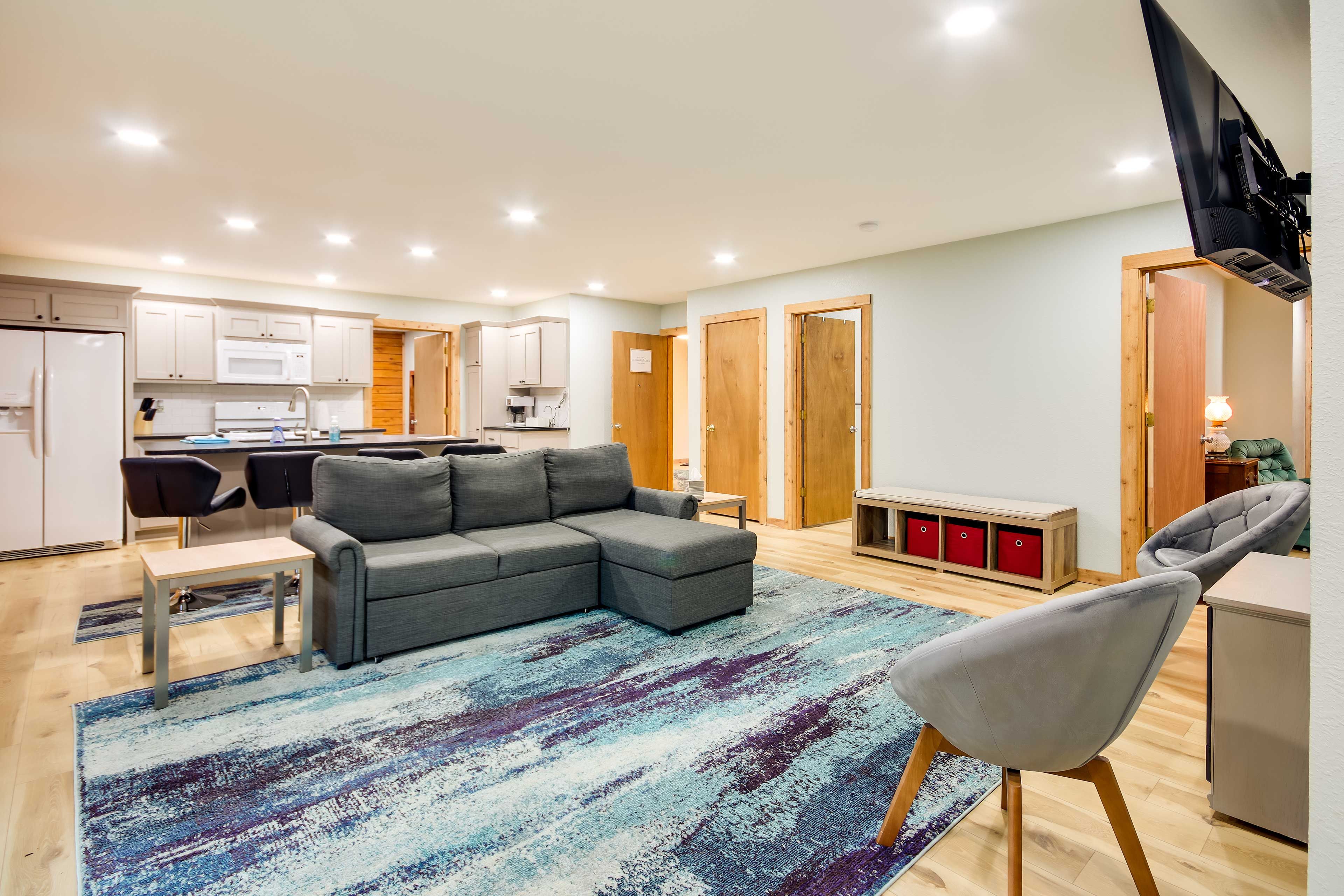 Living Room | Free WiFi | Sleeper Sofa