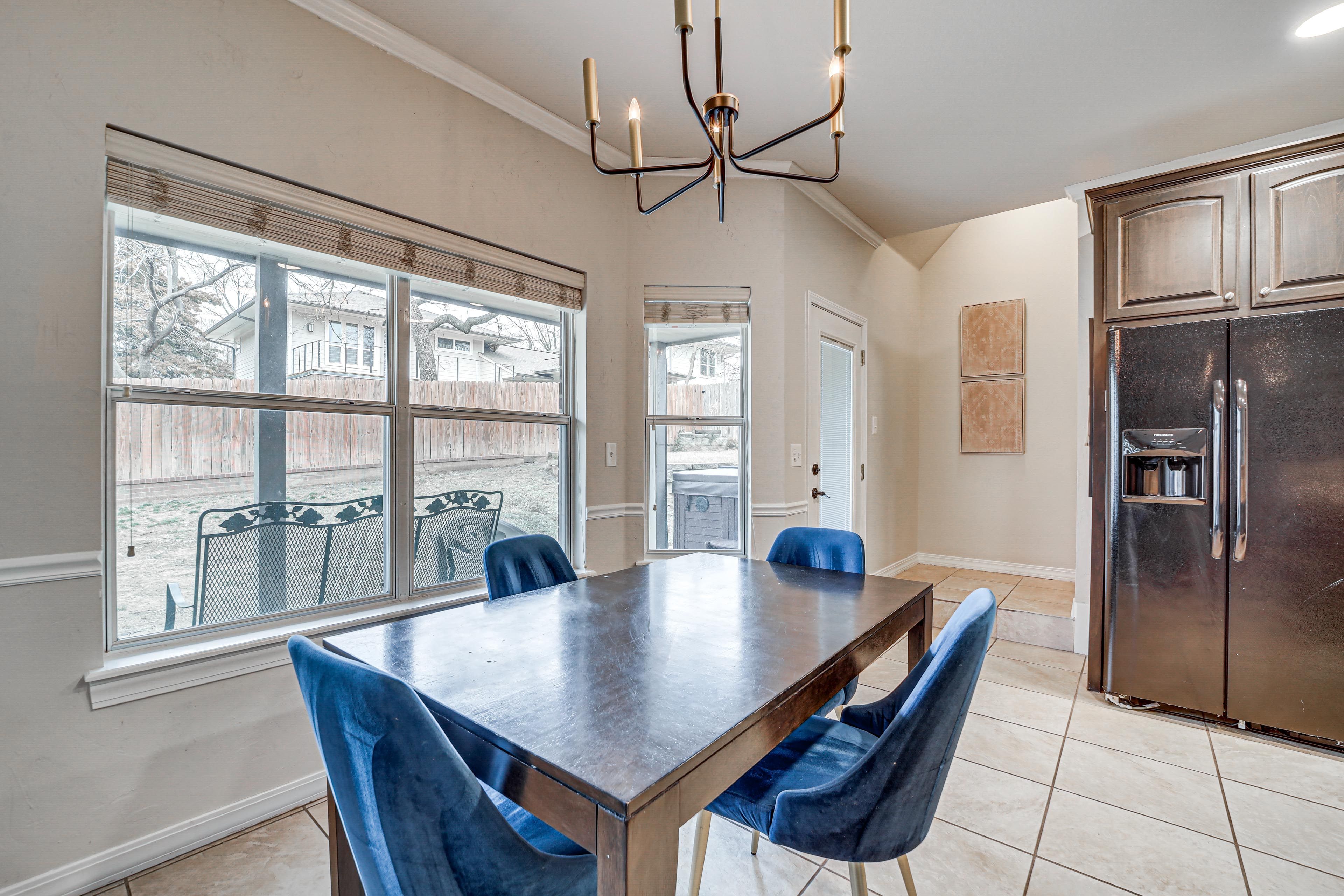 Dining Area | Dishes & Flatware Provided | 1st Floor